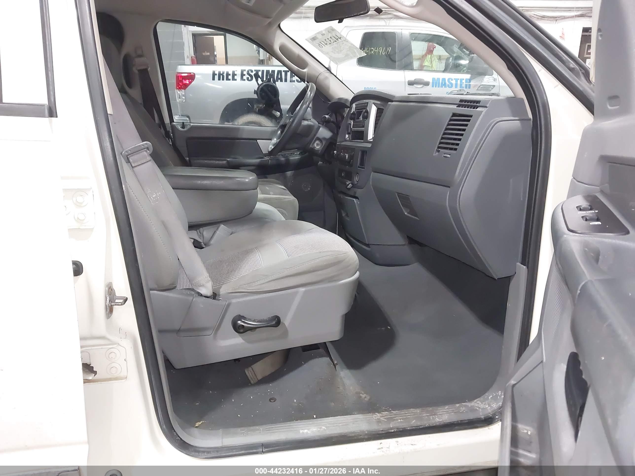 DODGE RAM image 5