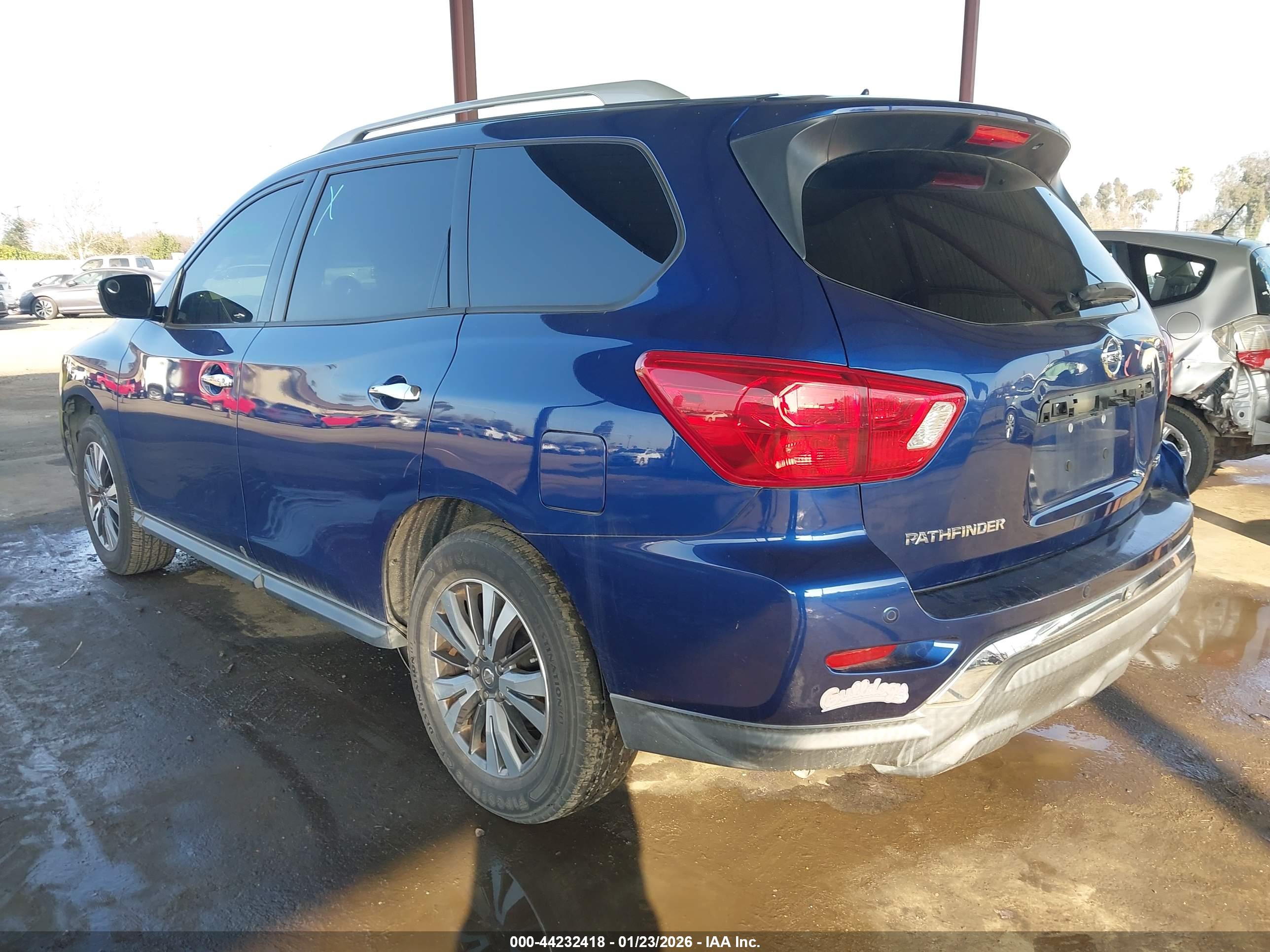 NISSAN PATHFINDER image 3