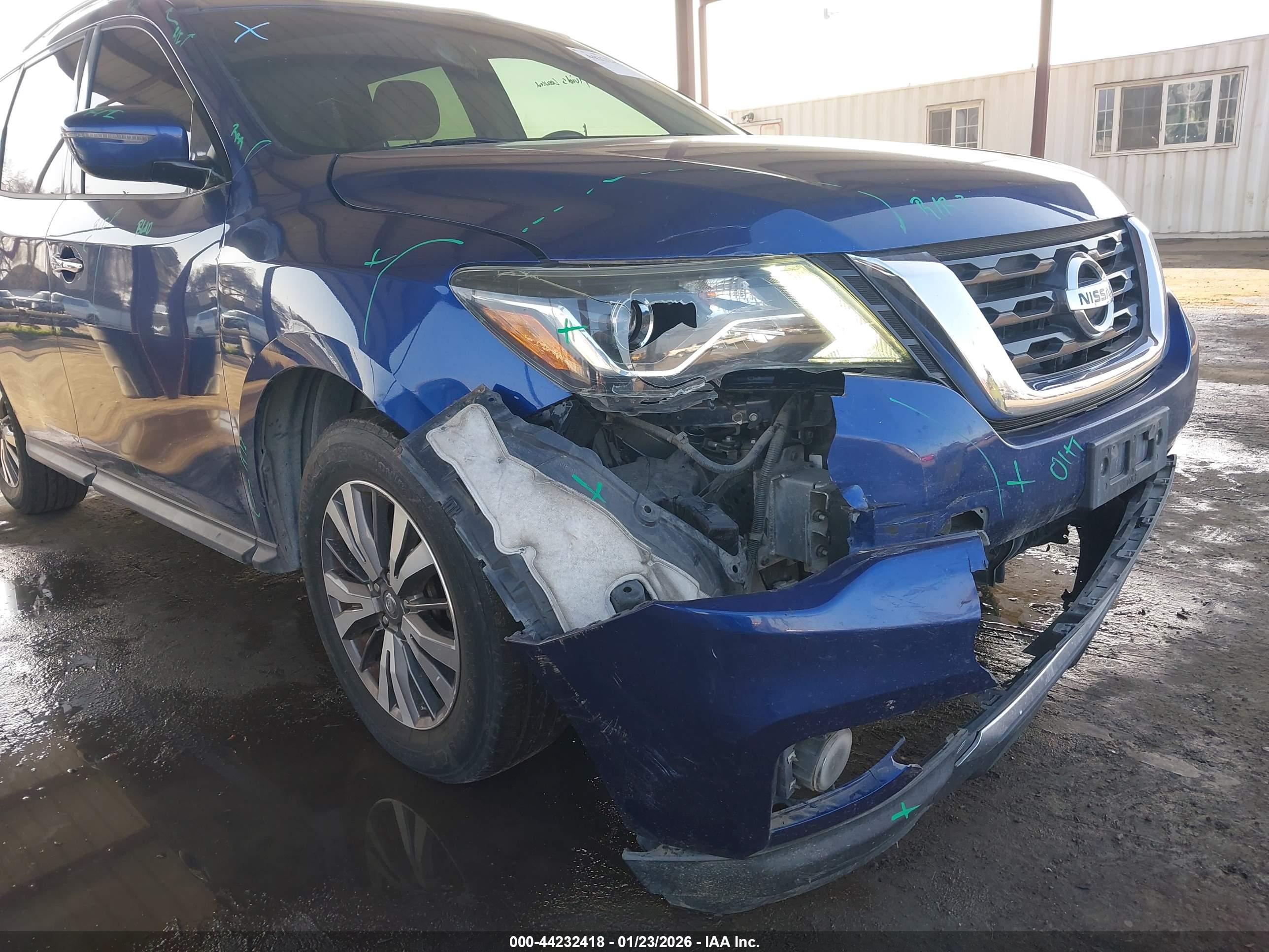 NISSAN PATHFINDER image 6