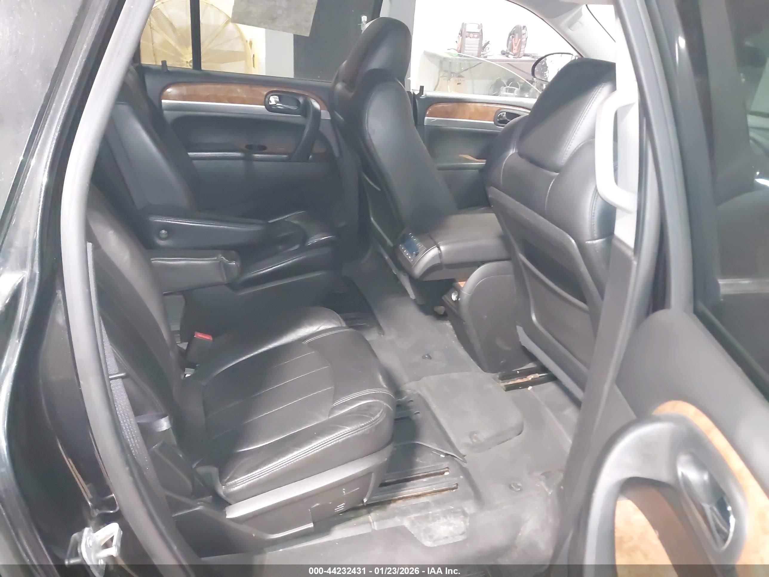BUICK ENCLAVE image 8