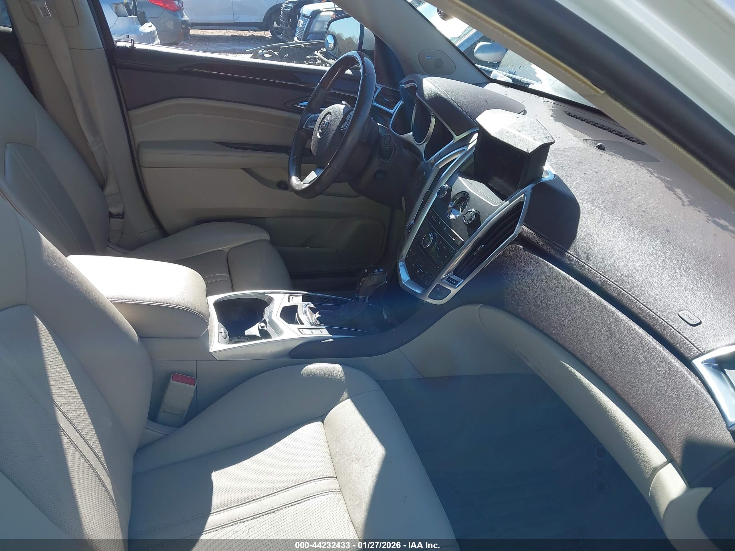 CADILLAC SRX image 5