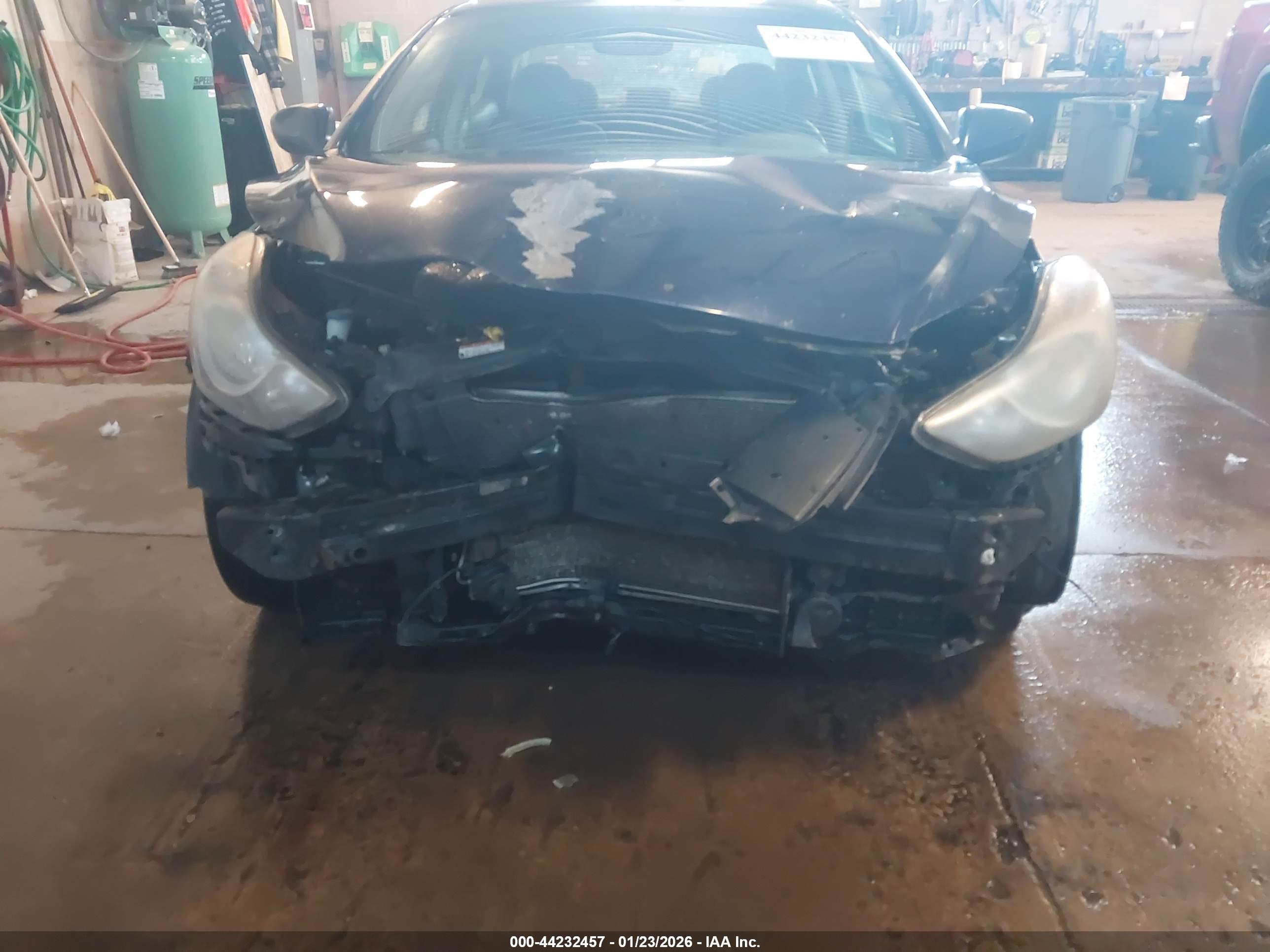 HYUNDAI ELANTRA image 6