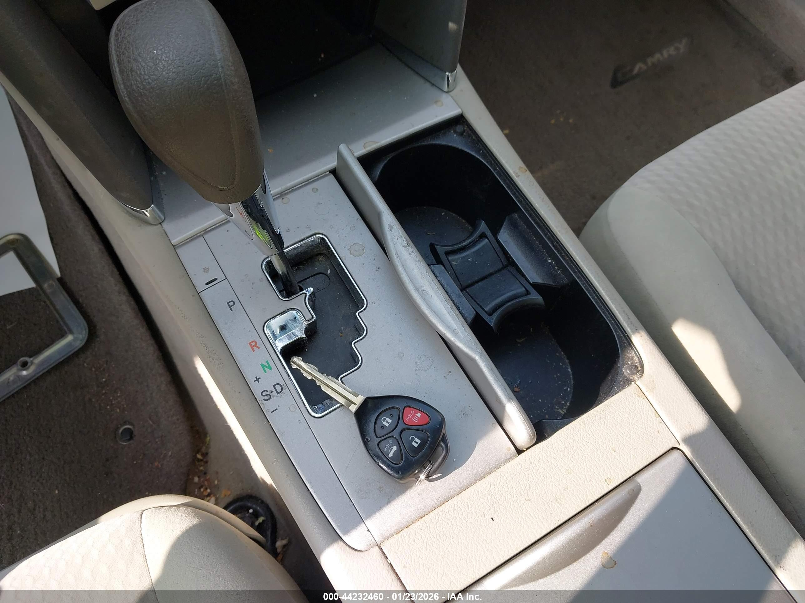 TOYOTA CAMRY image 11