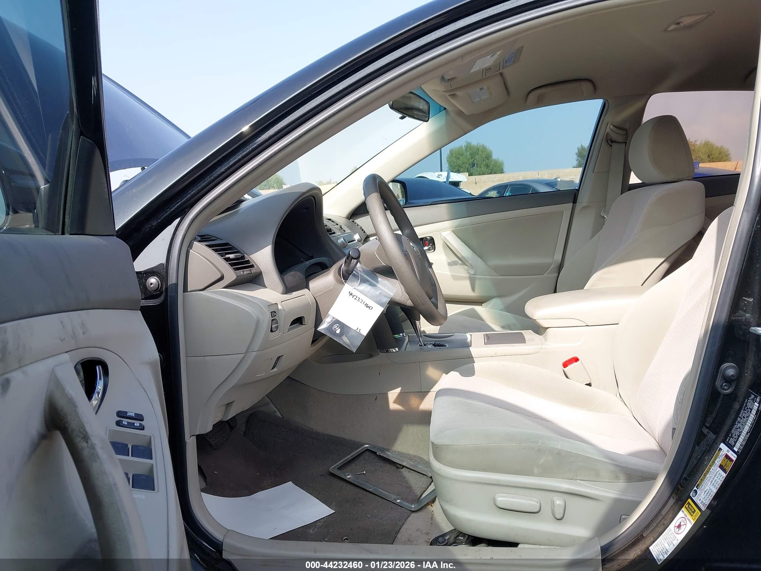 TOYOTA CAMRY image 5