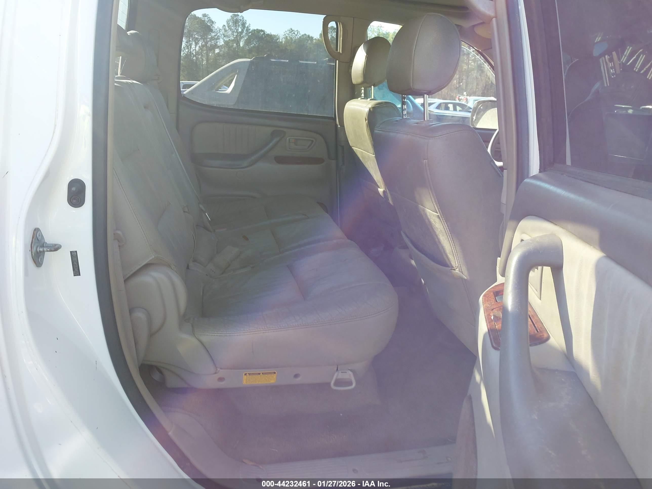 TOYOTA TUNDRA image 8