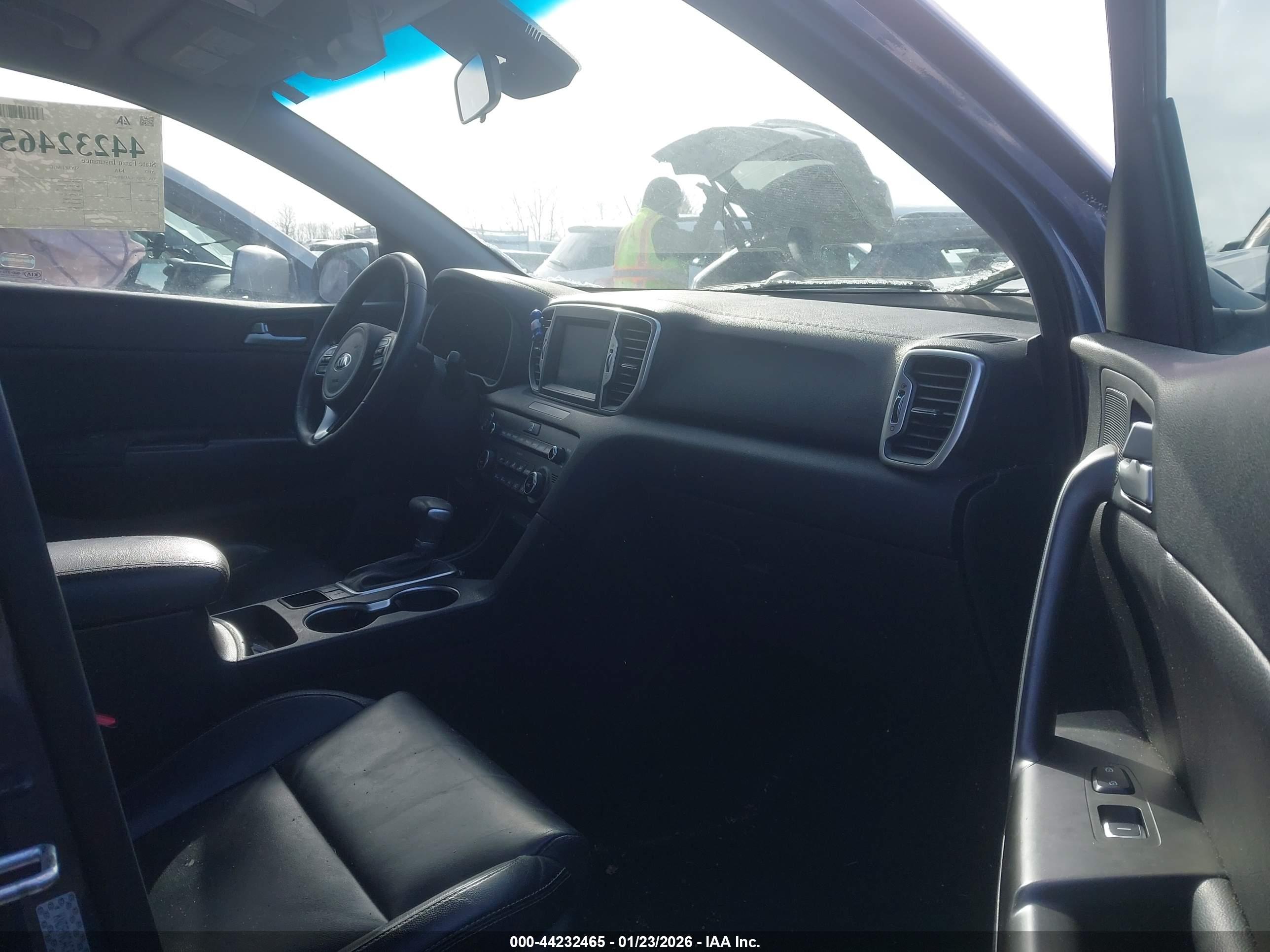 KIA SPORTAGE image 5