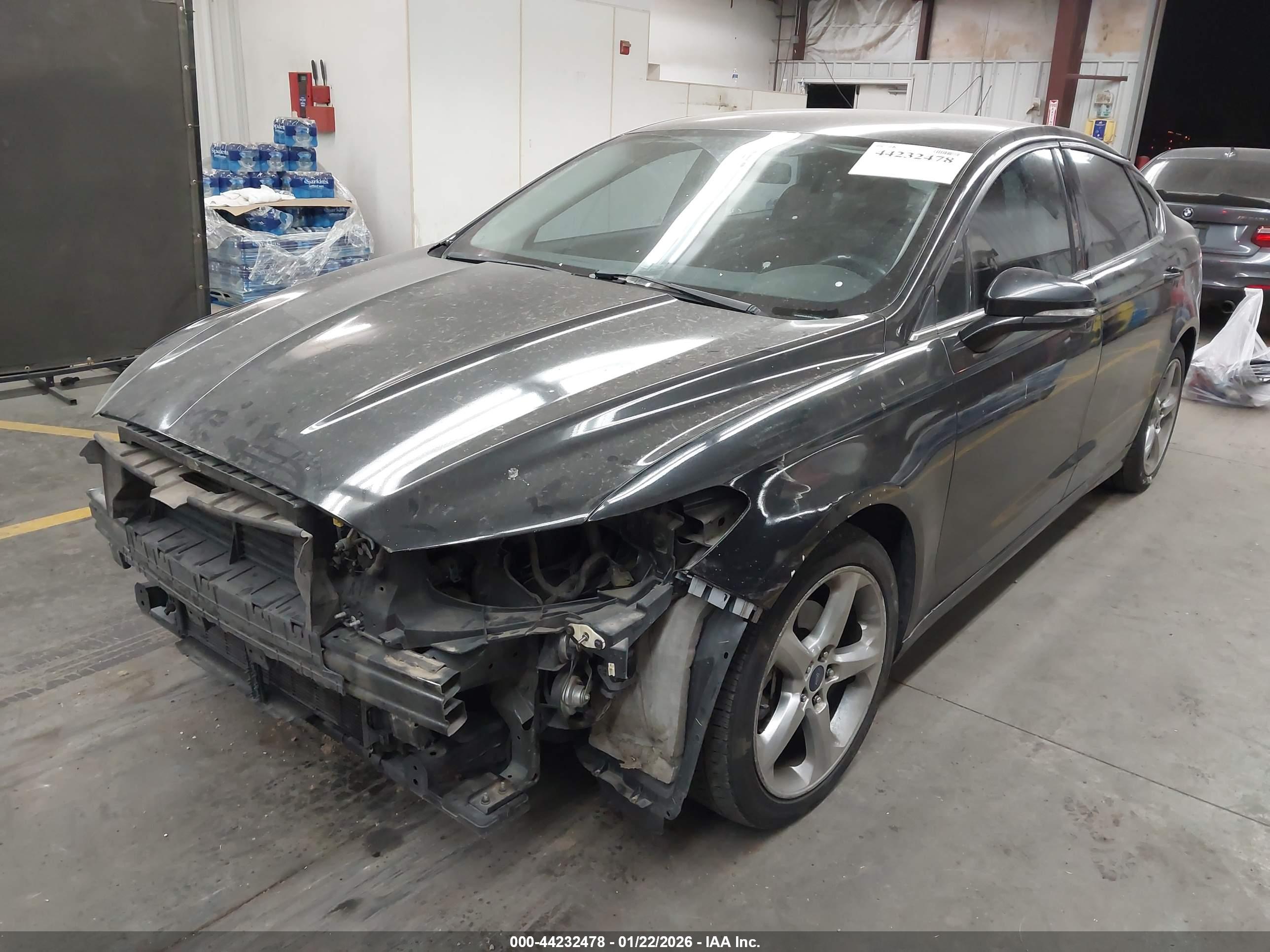 FORD FUSION image 2