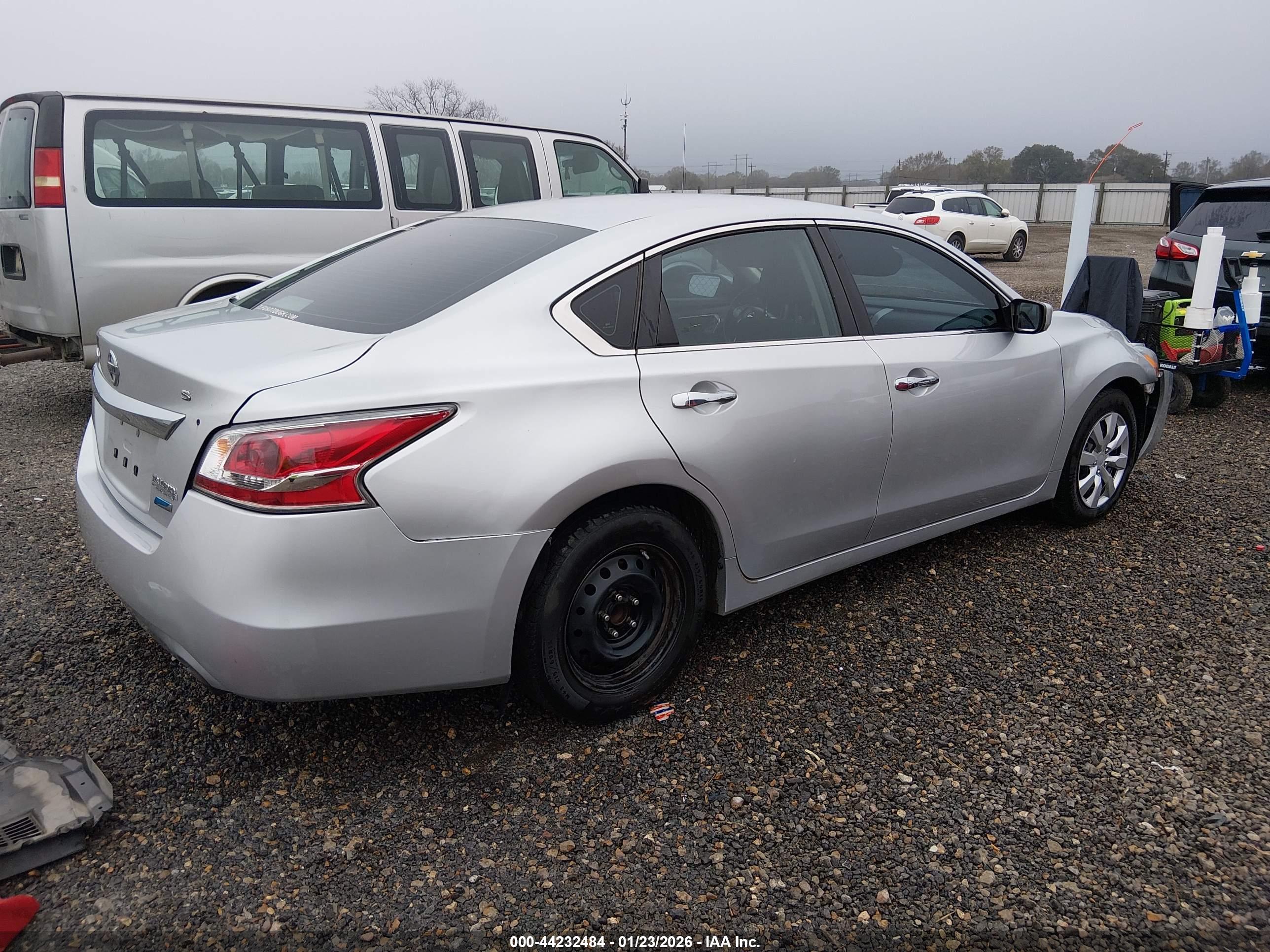 NISSAN ALTIMA image 4