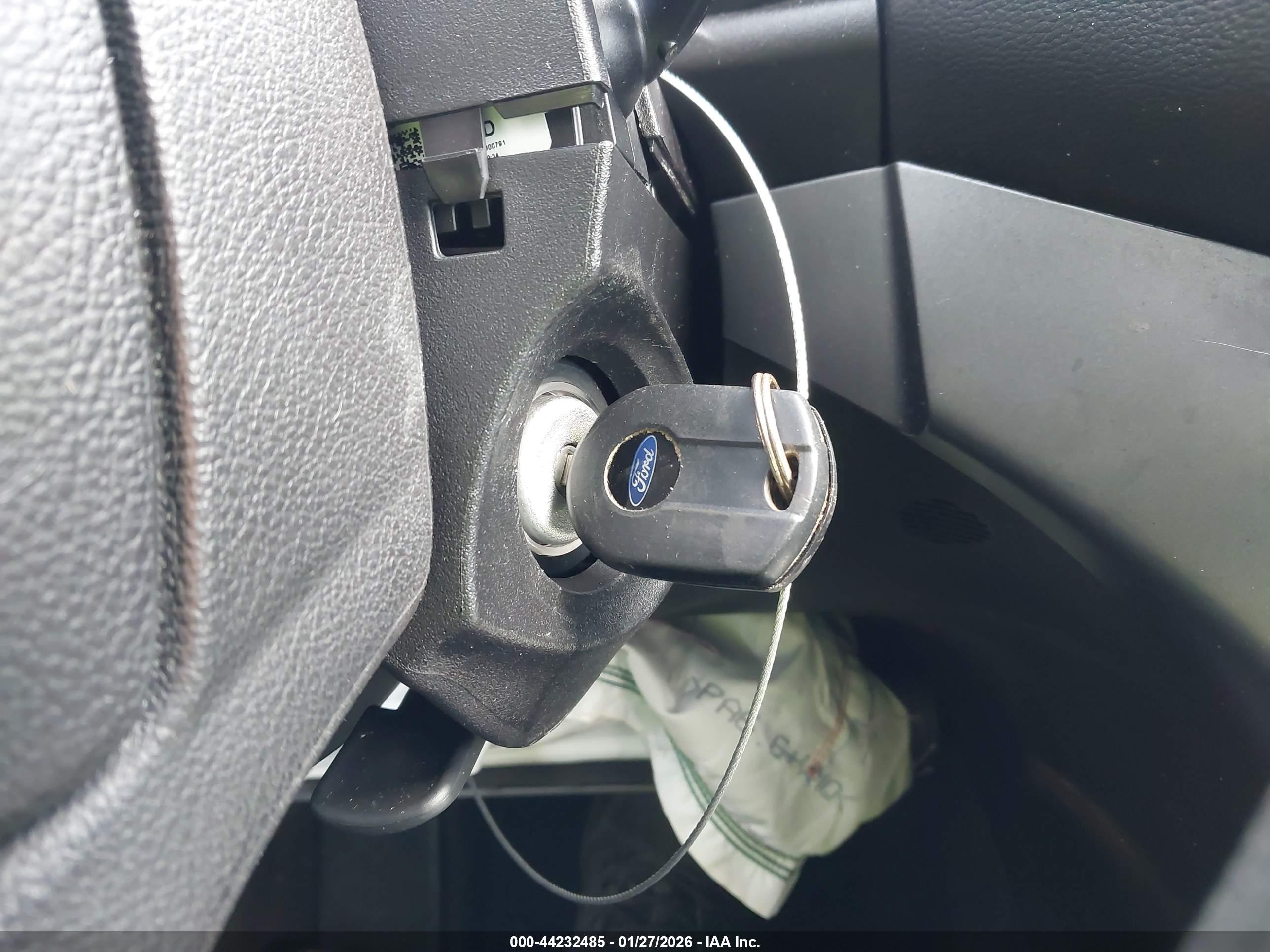 FORD ESCAPE image 11