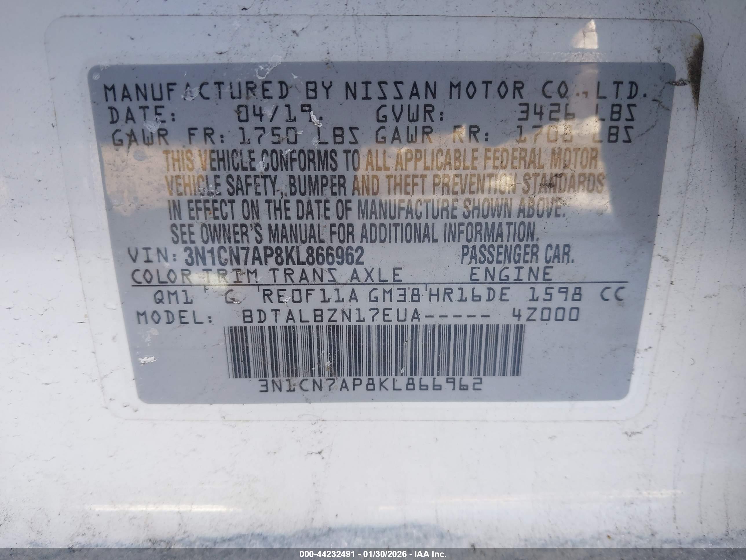 NISSAN VERSA image 9