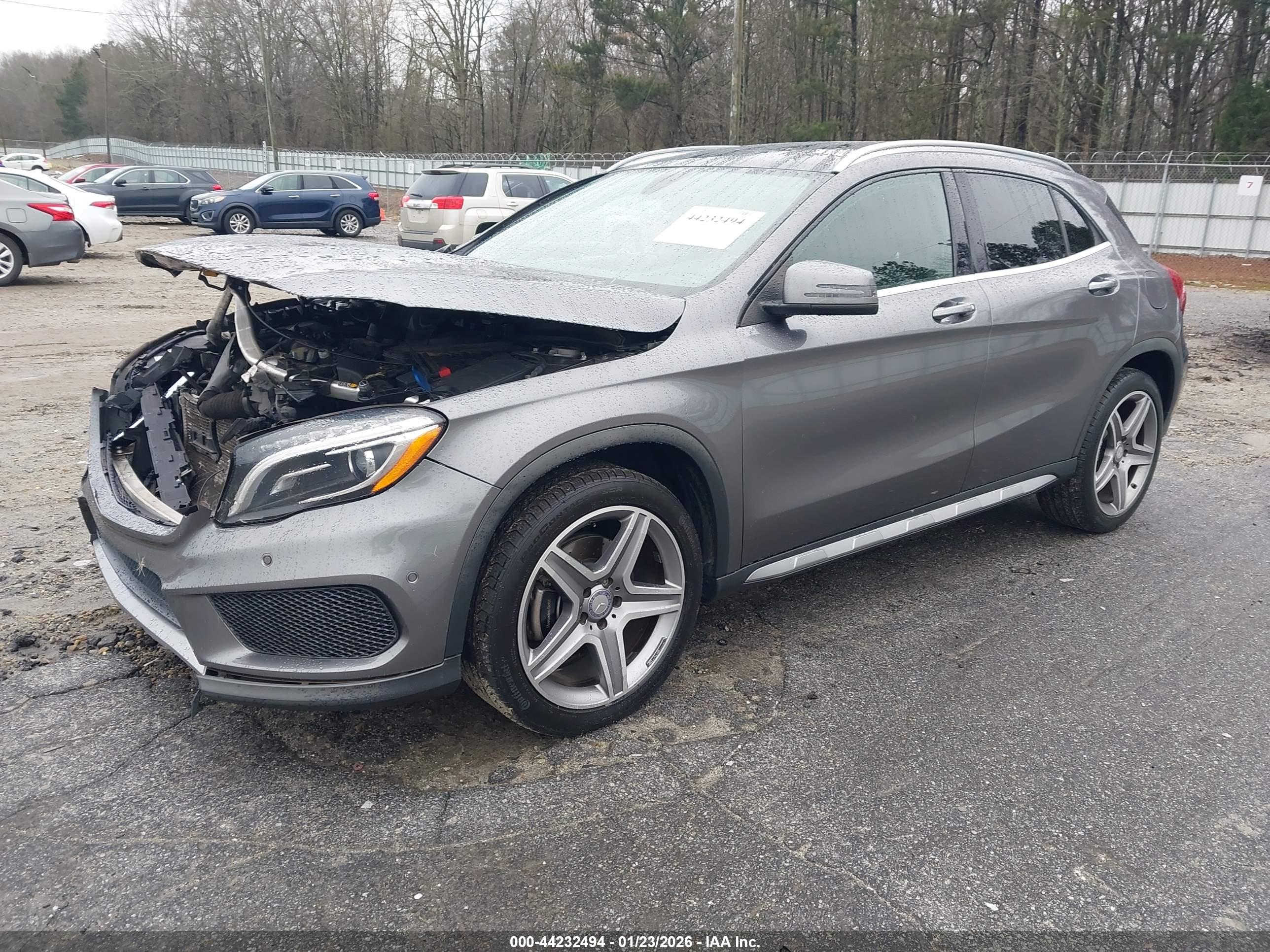 MERCEDES-BENZ GLA image 2