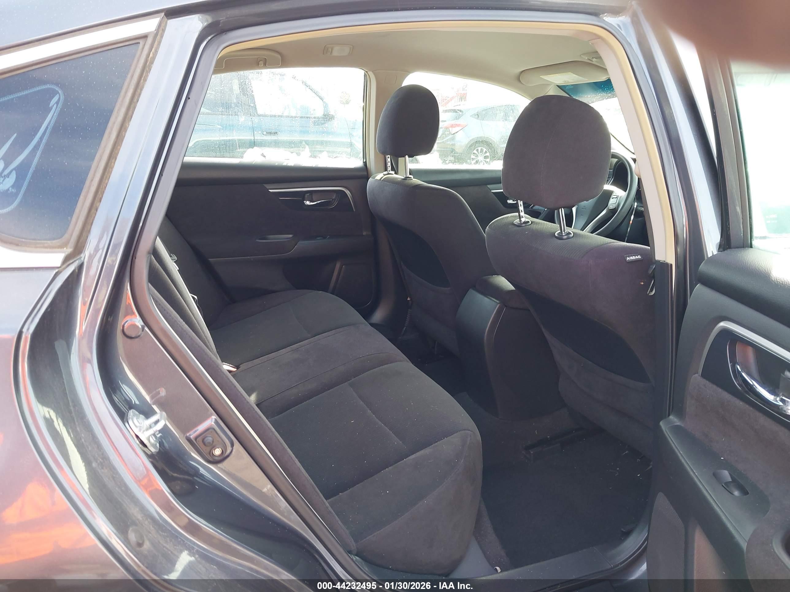 NISSAN ALTIMA image 8