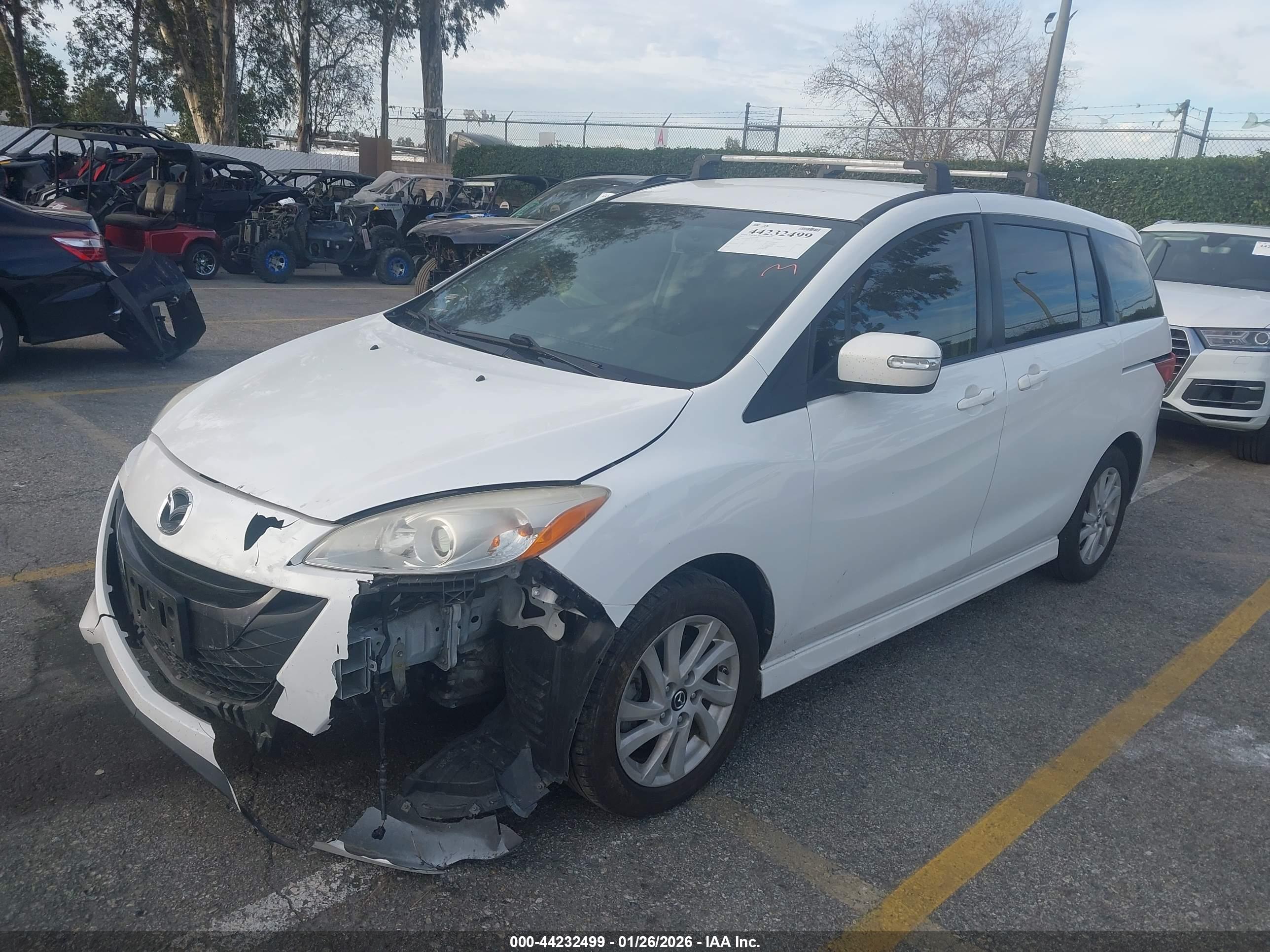 MAZDA MAZDA5 image 2