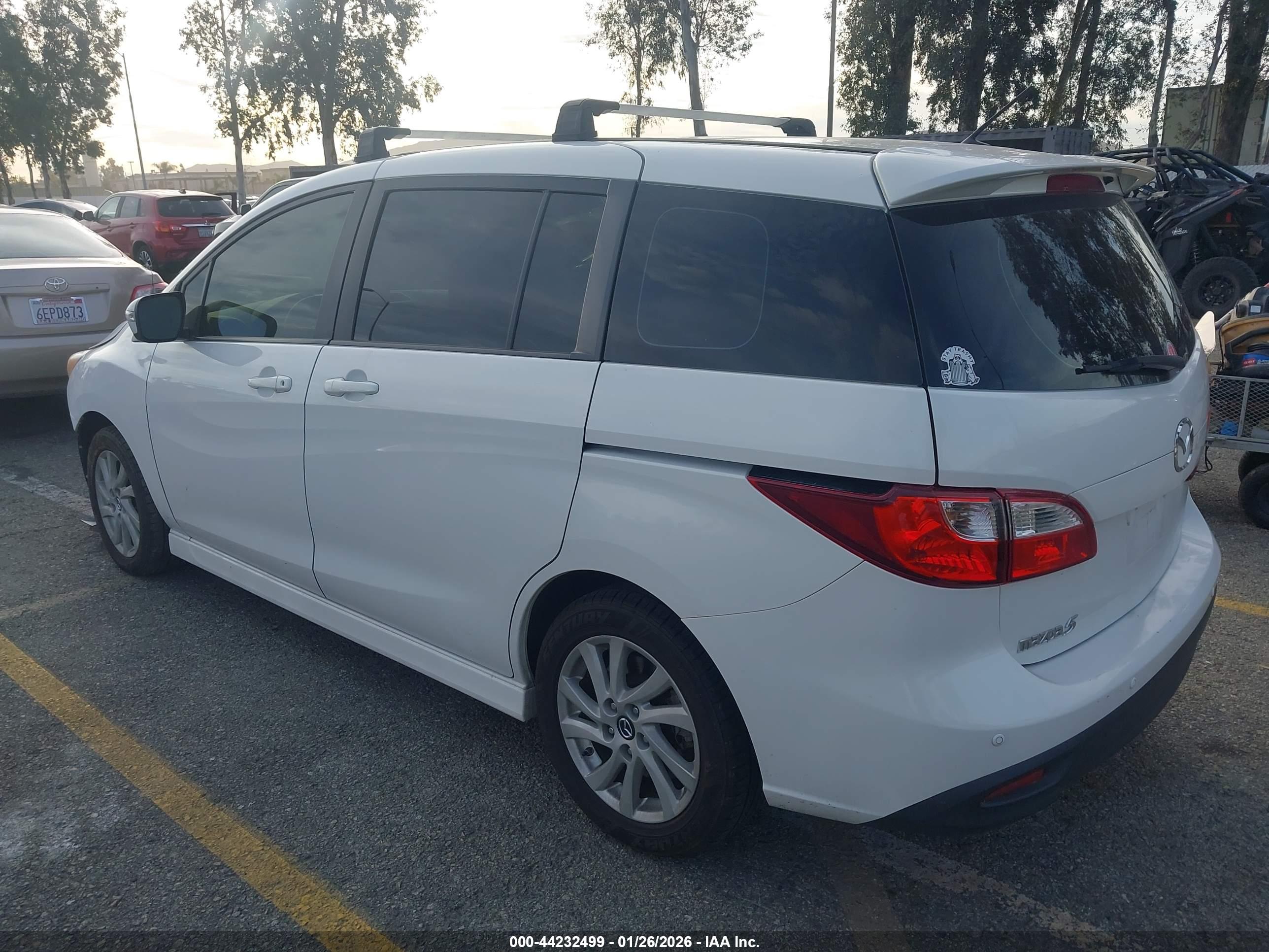 MAZDA MAZDA5 image 3