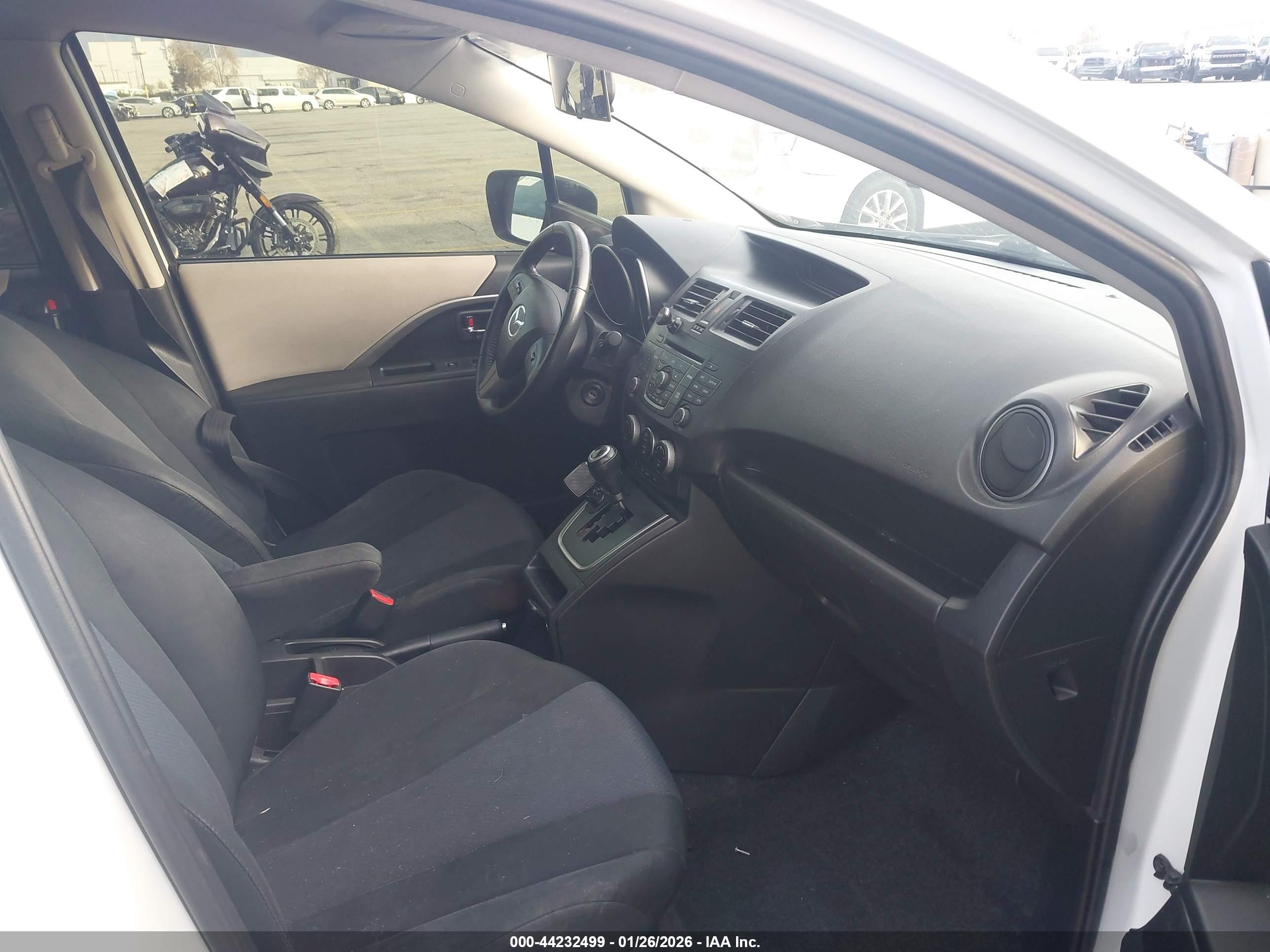 MAZDA MAZDA5 image 5