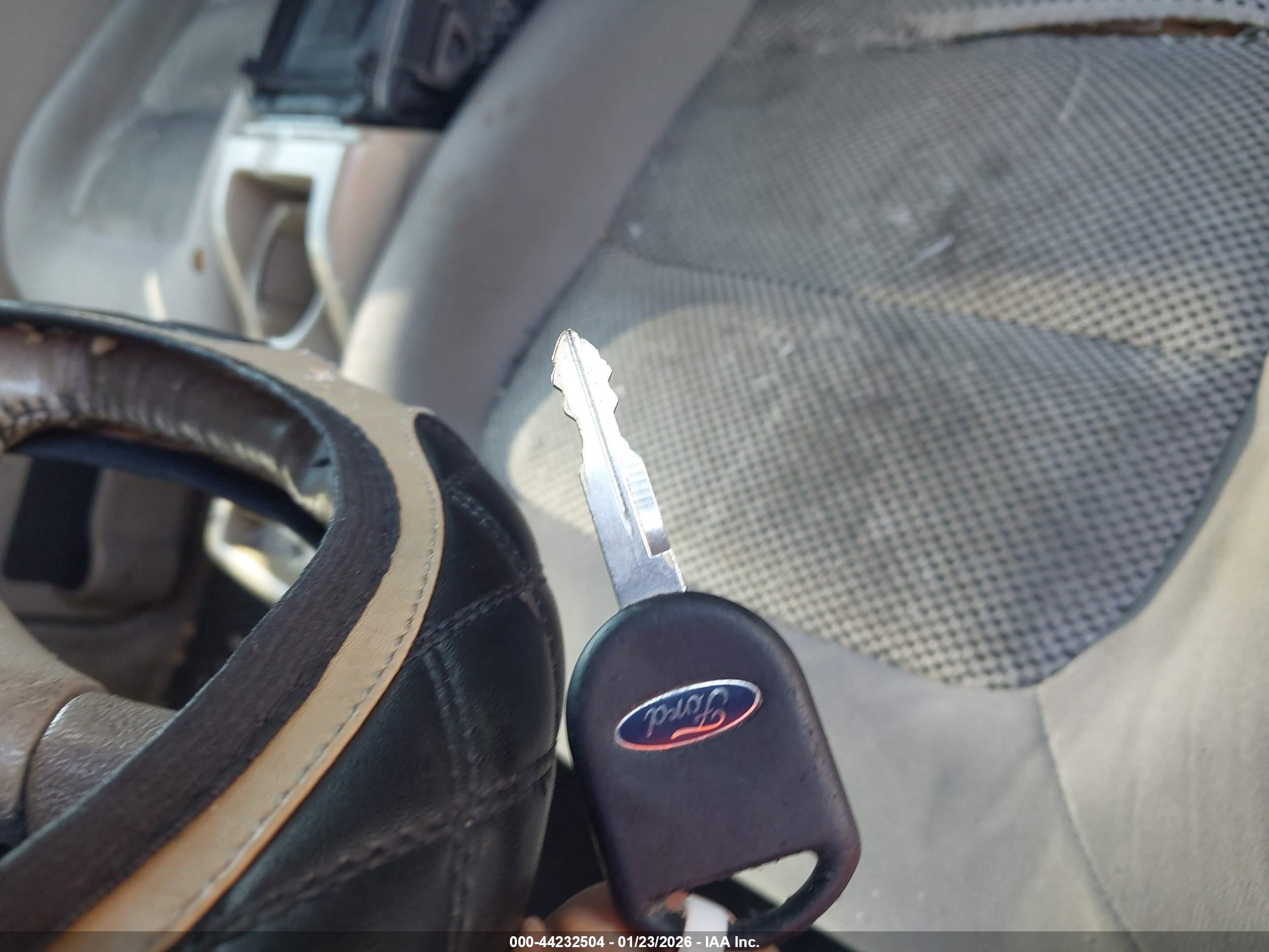 FORD EXPLORER image 11
