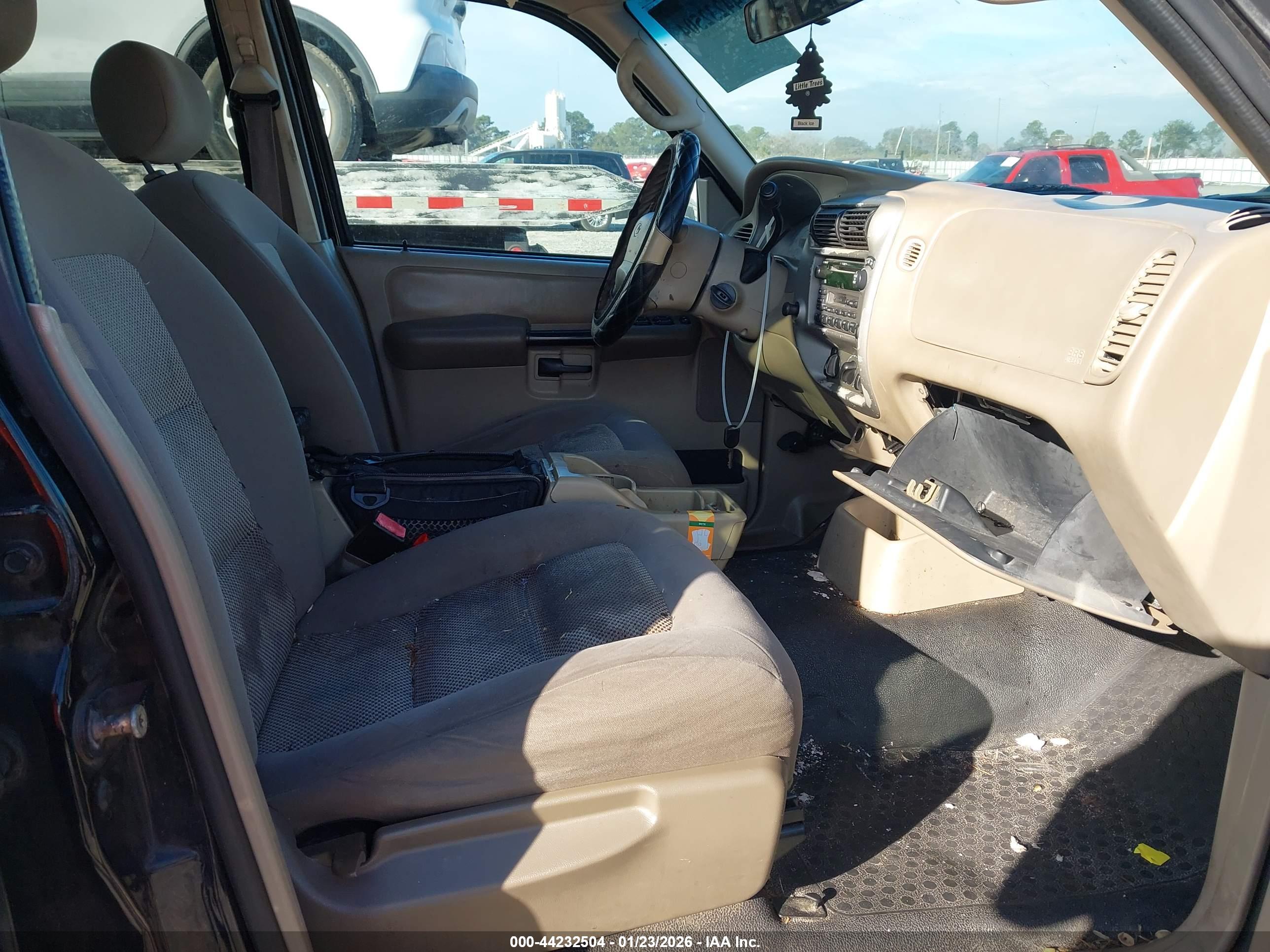 FORD EXPLORER image 5