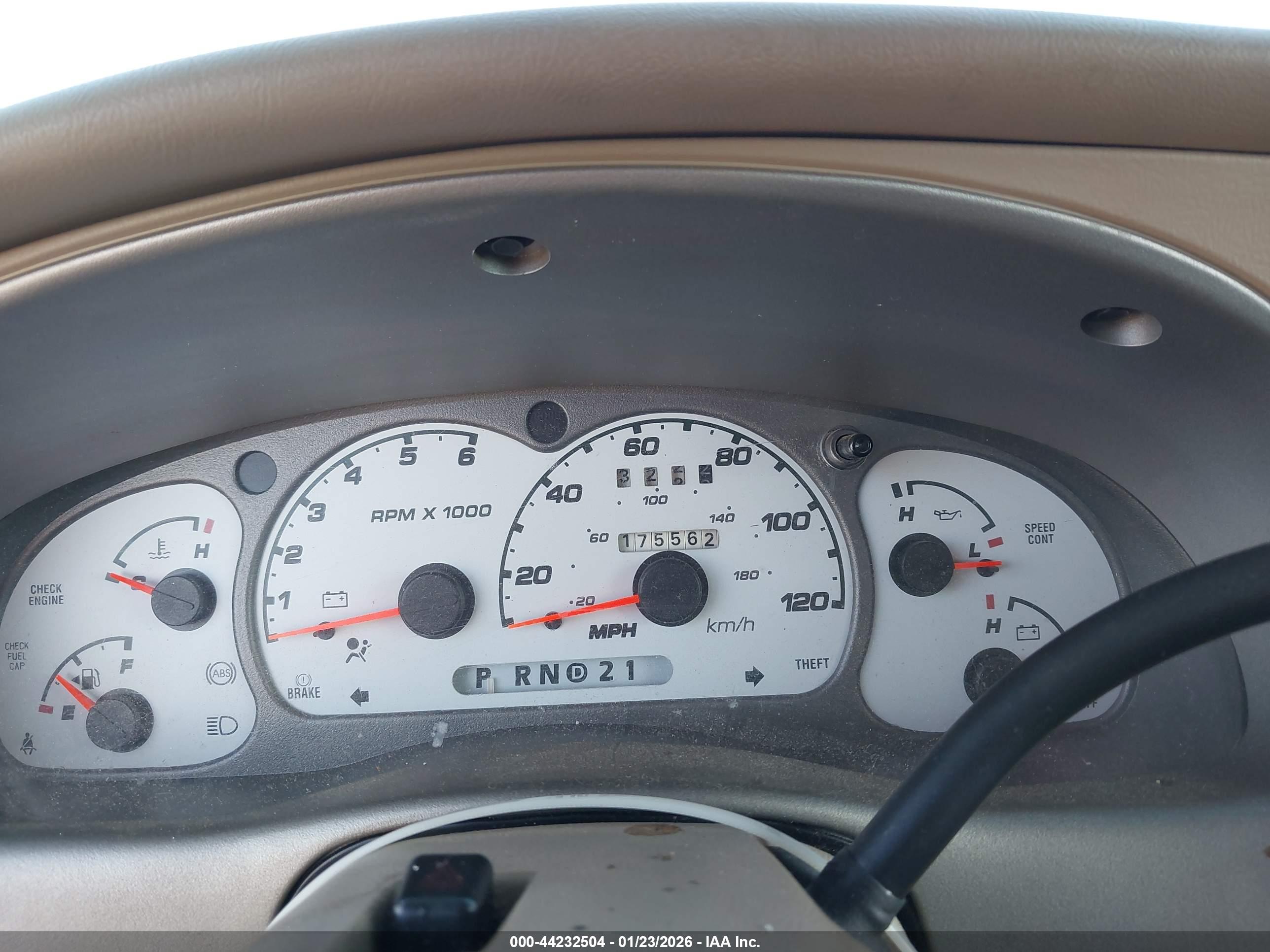 FORD EXPLORER image 7