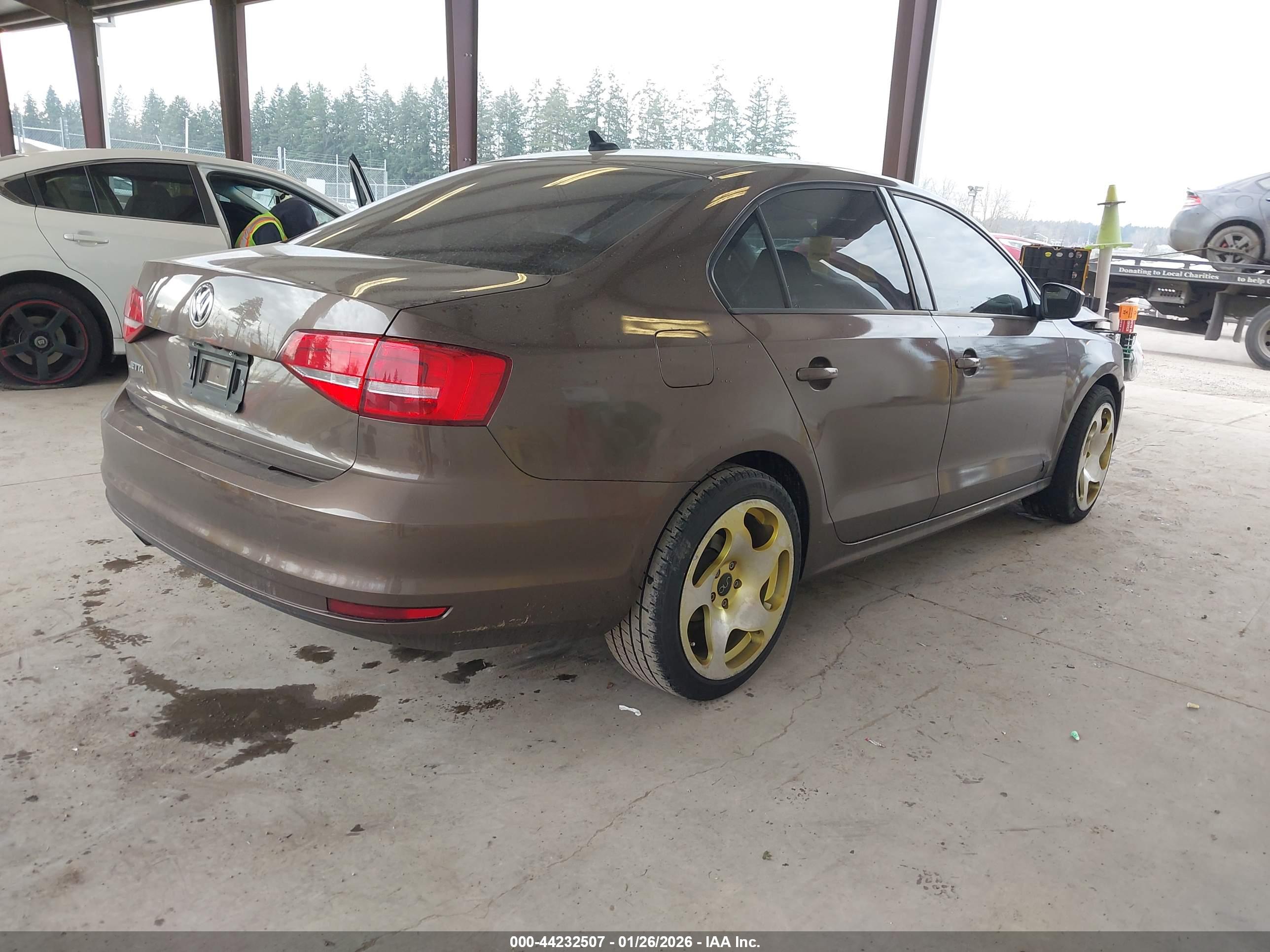 VOLKSWAGEN JETTA image 4