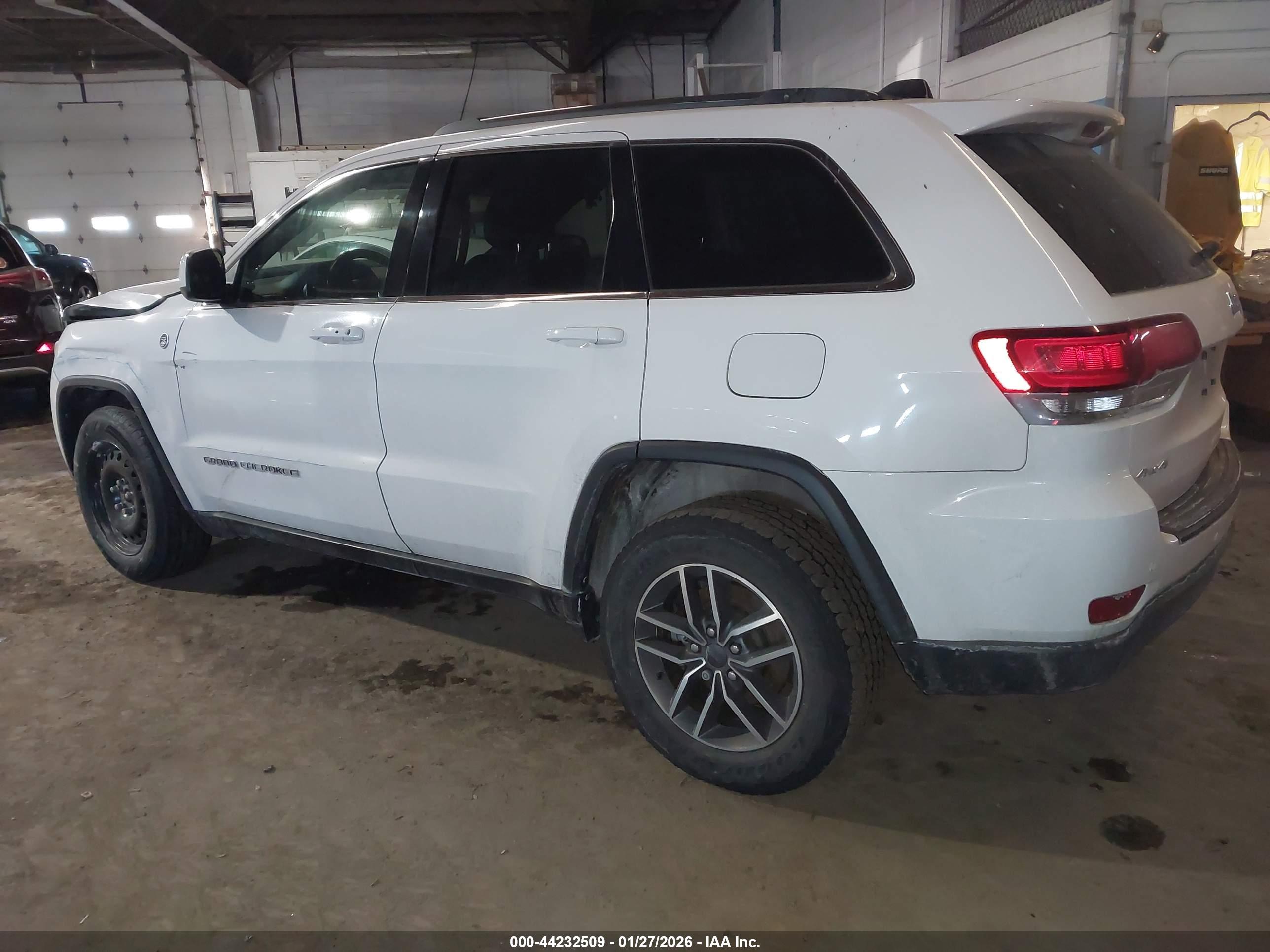 JEEP GRAND image 3