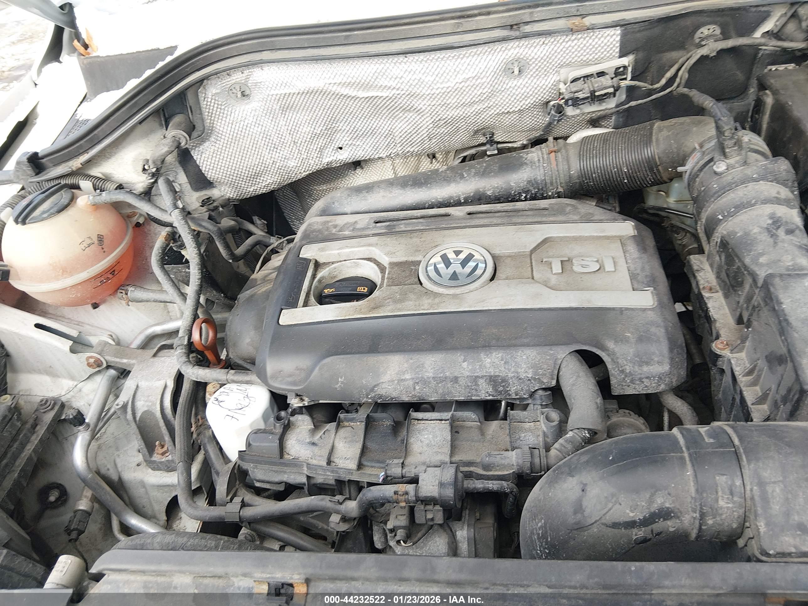 VOLKSWAGEN TIGUAN image 10