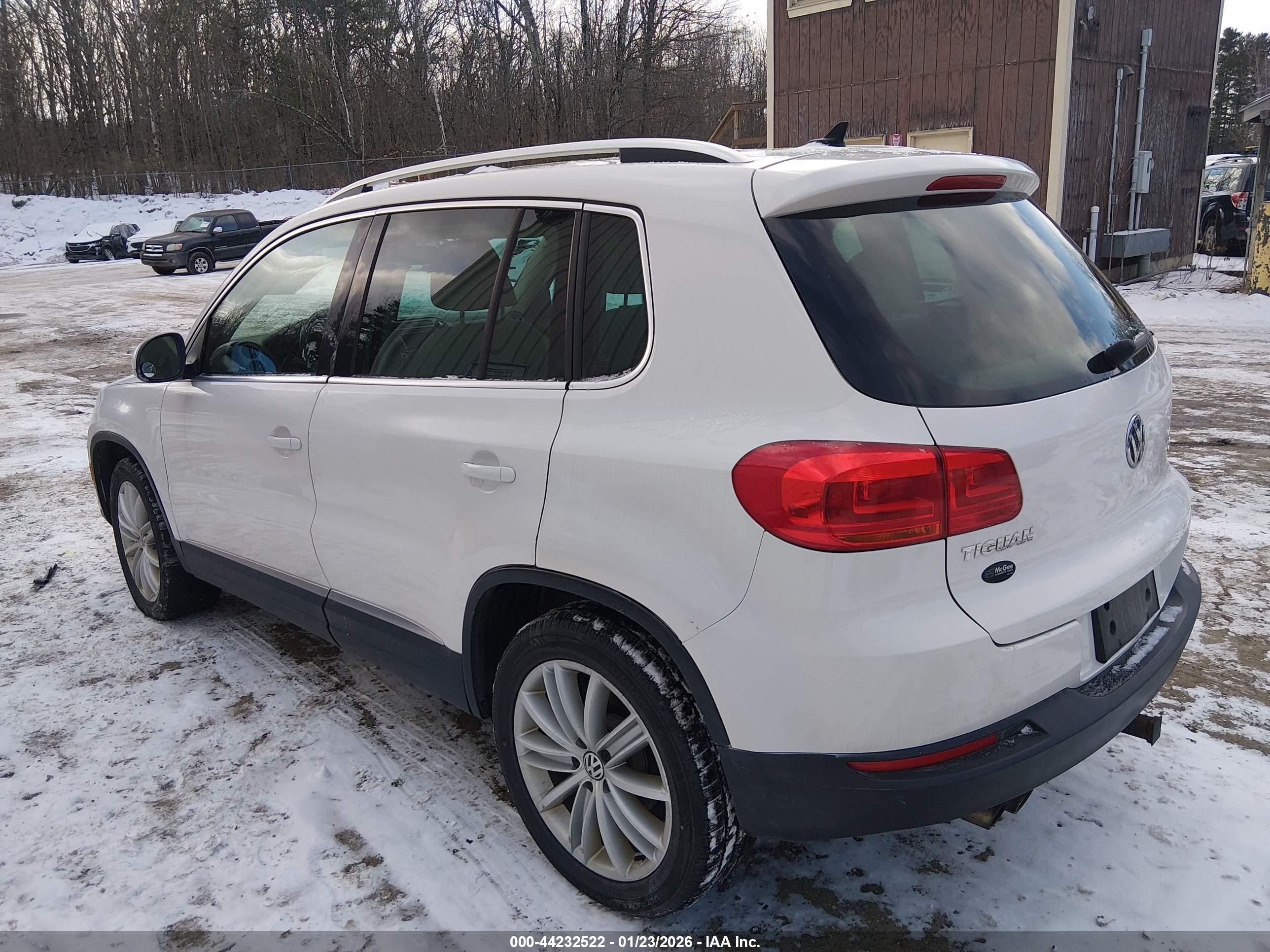 VOLKSWAGEN TIGUAN image 3