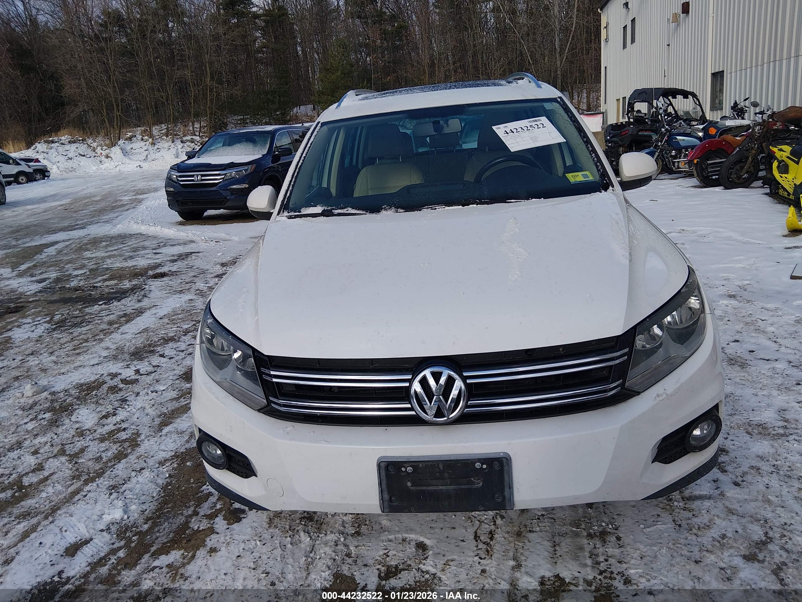 VOLKSWAGEN TIGUAN image 6