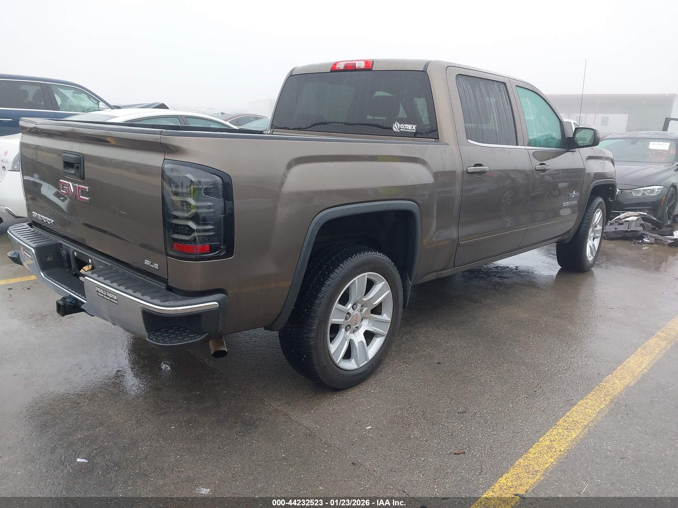GMC SIERRA image 4