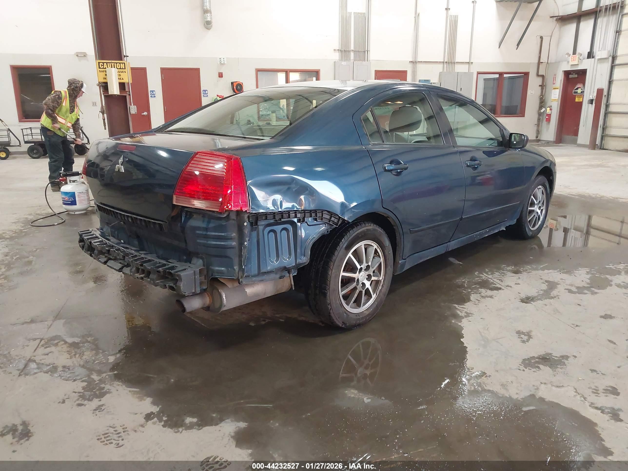 MITSUBISHI GALANT image 4