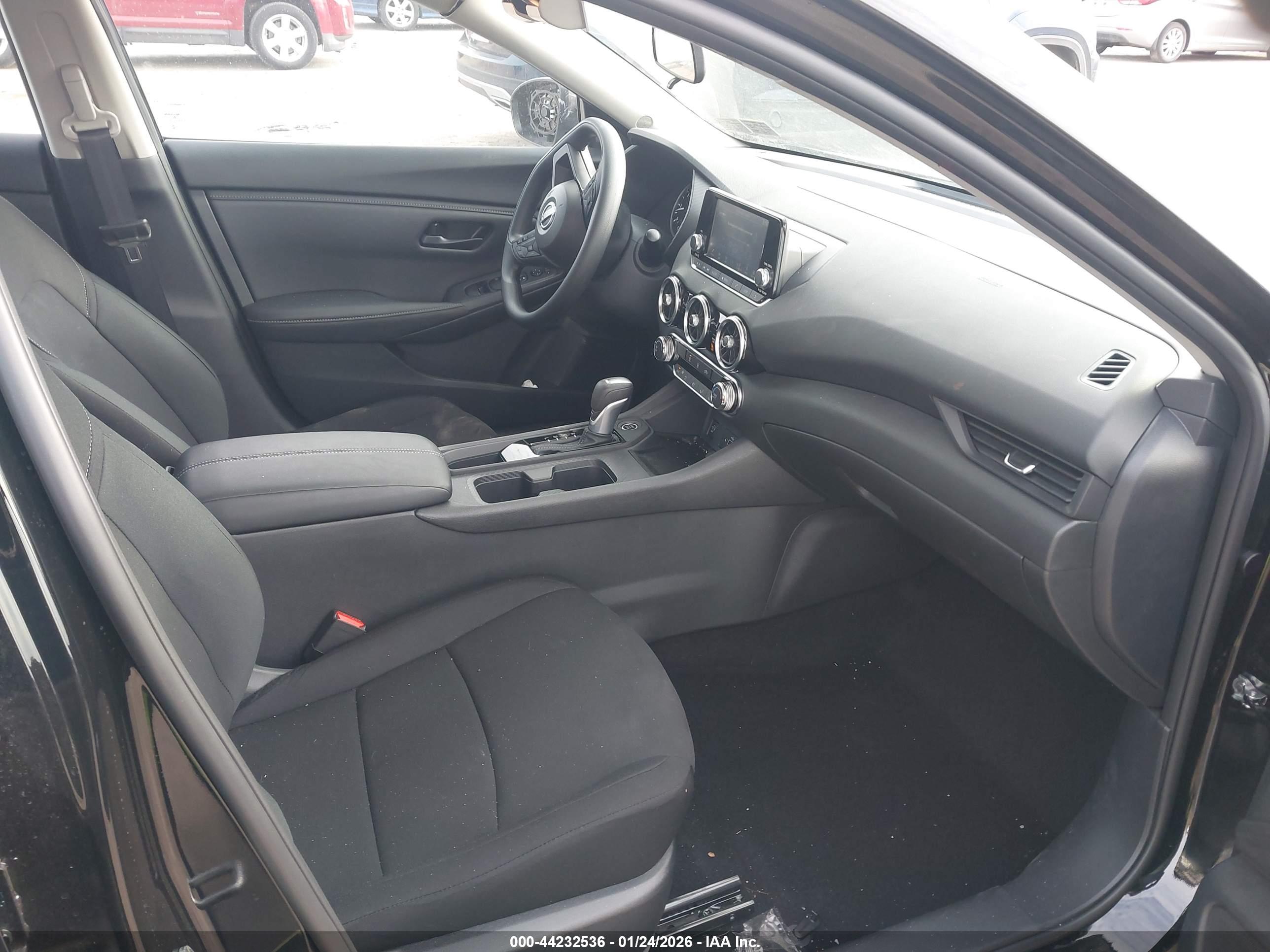 NISSAN SENTRA image 5
