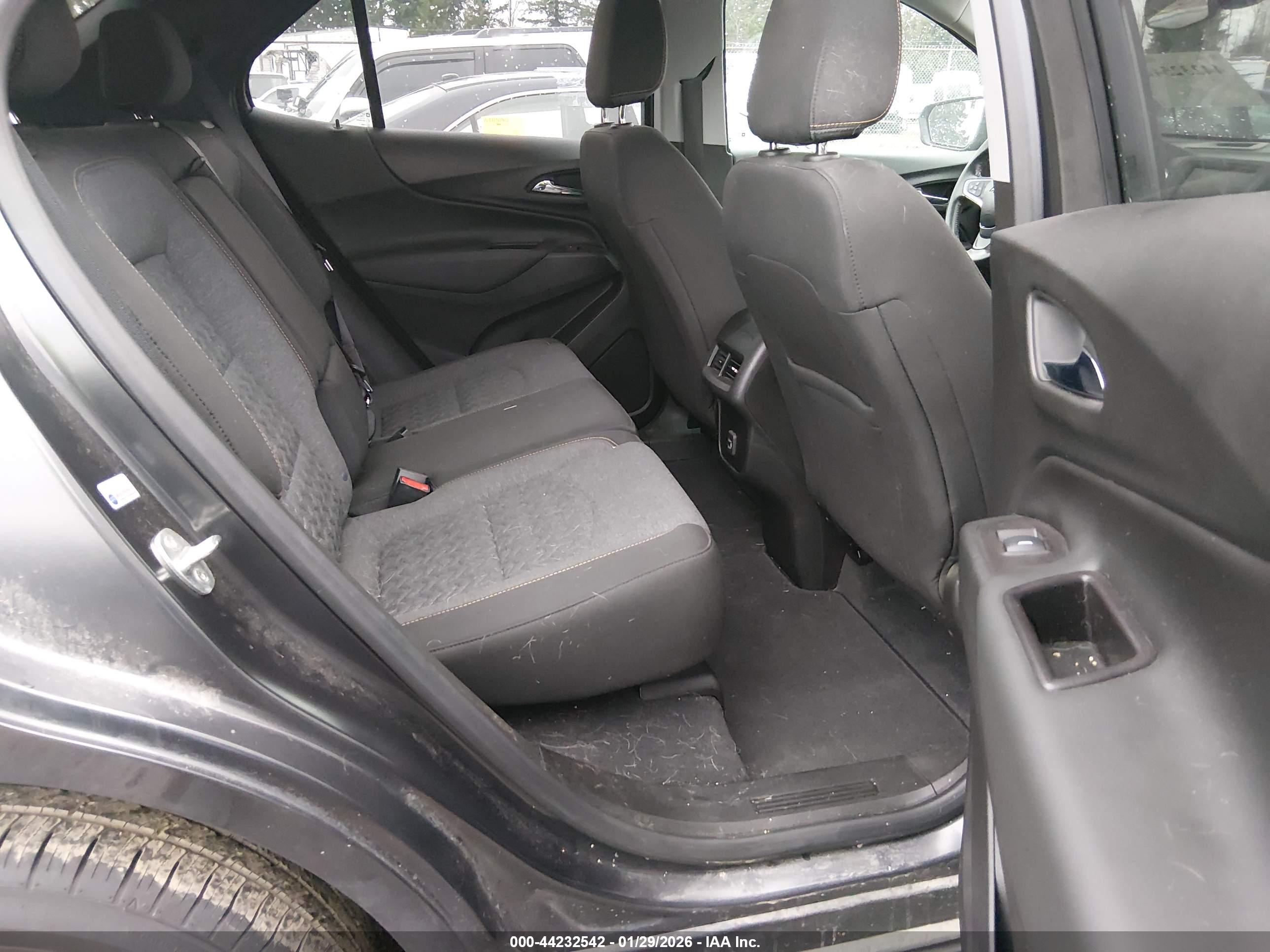 CHEVROLET EQUINOX image 8