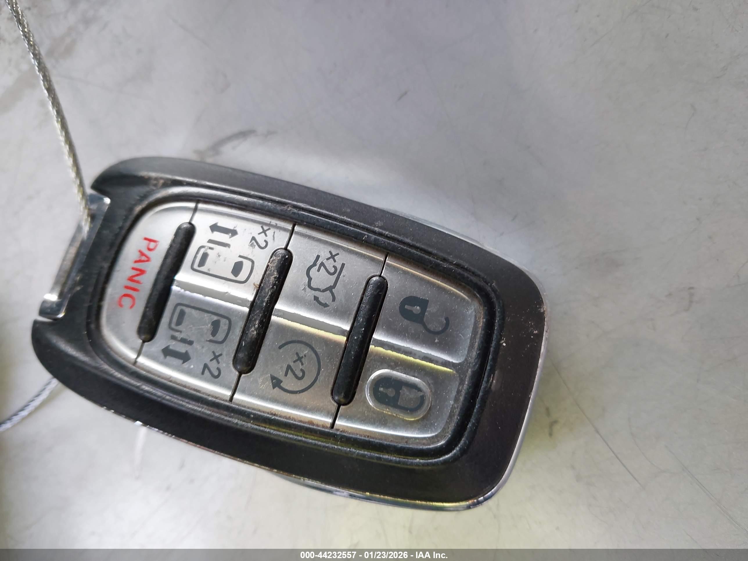 CHRYSLER PACIFICA image 11
