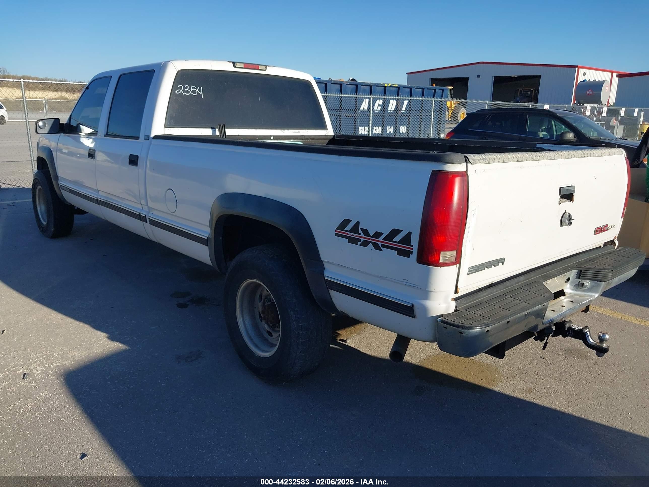 GMC SIERRA image 3