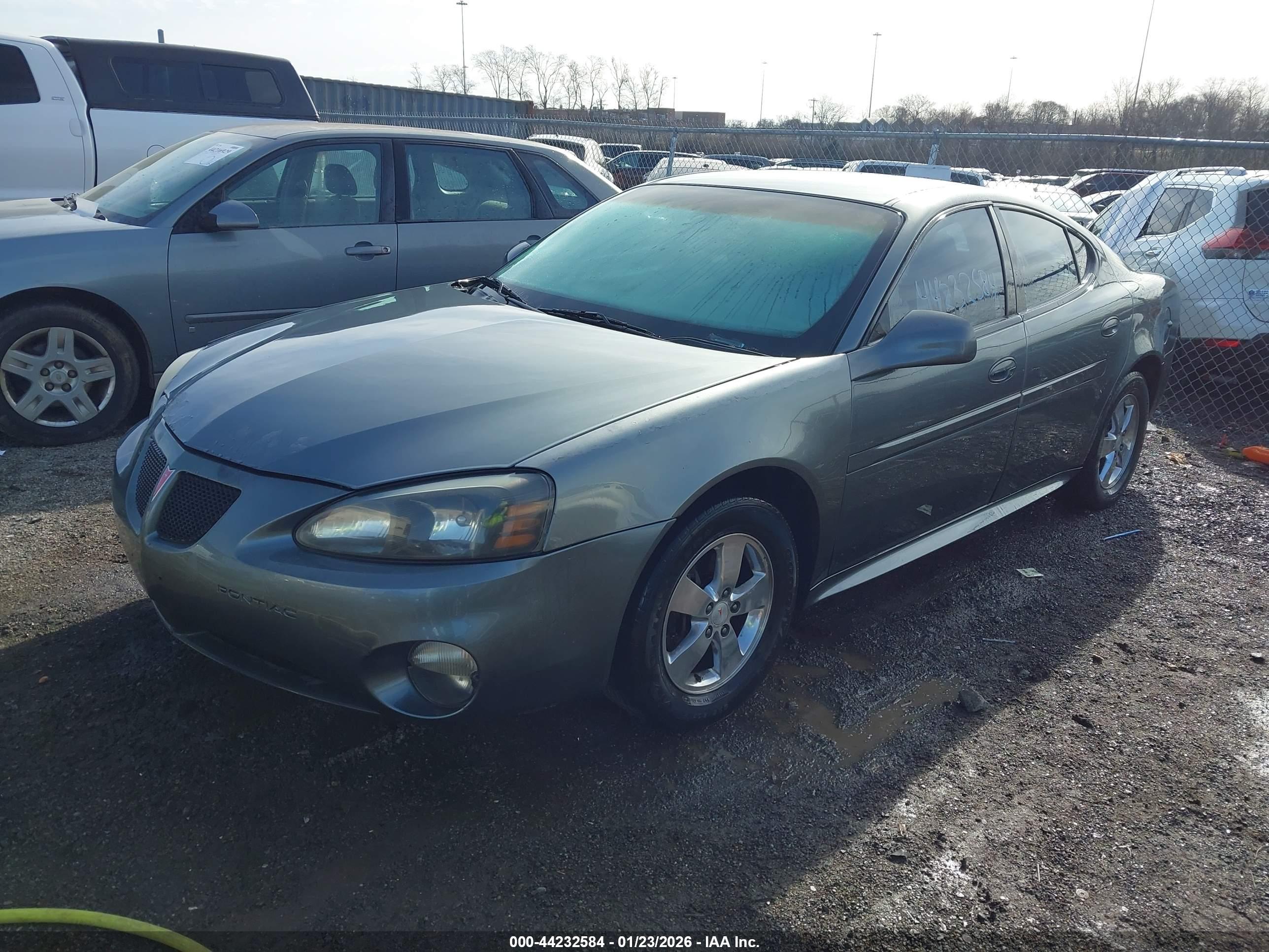 PONTIAC GRAND image 2