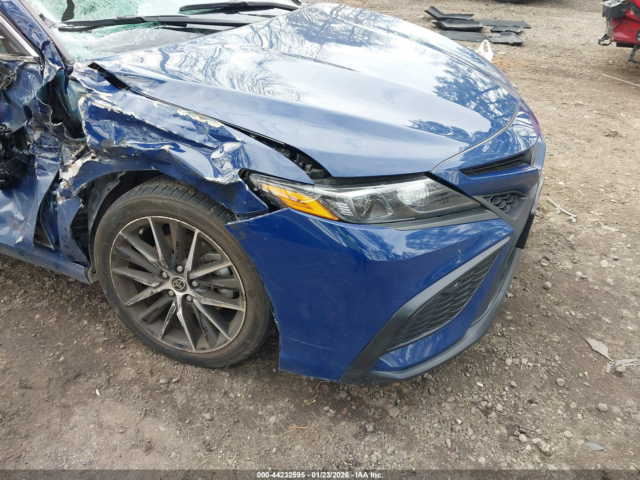 TOYOTA CAMRY image 6