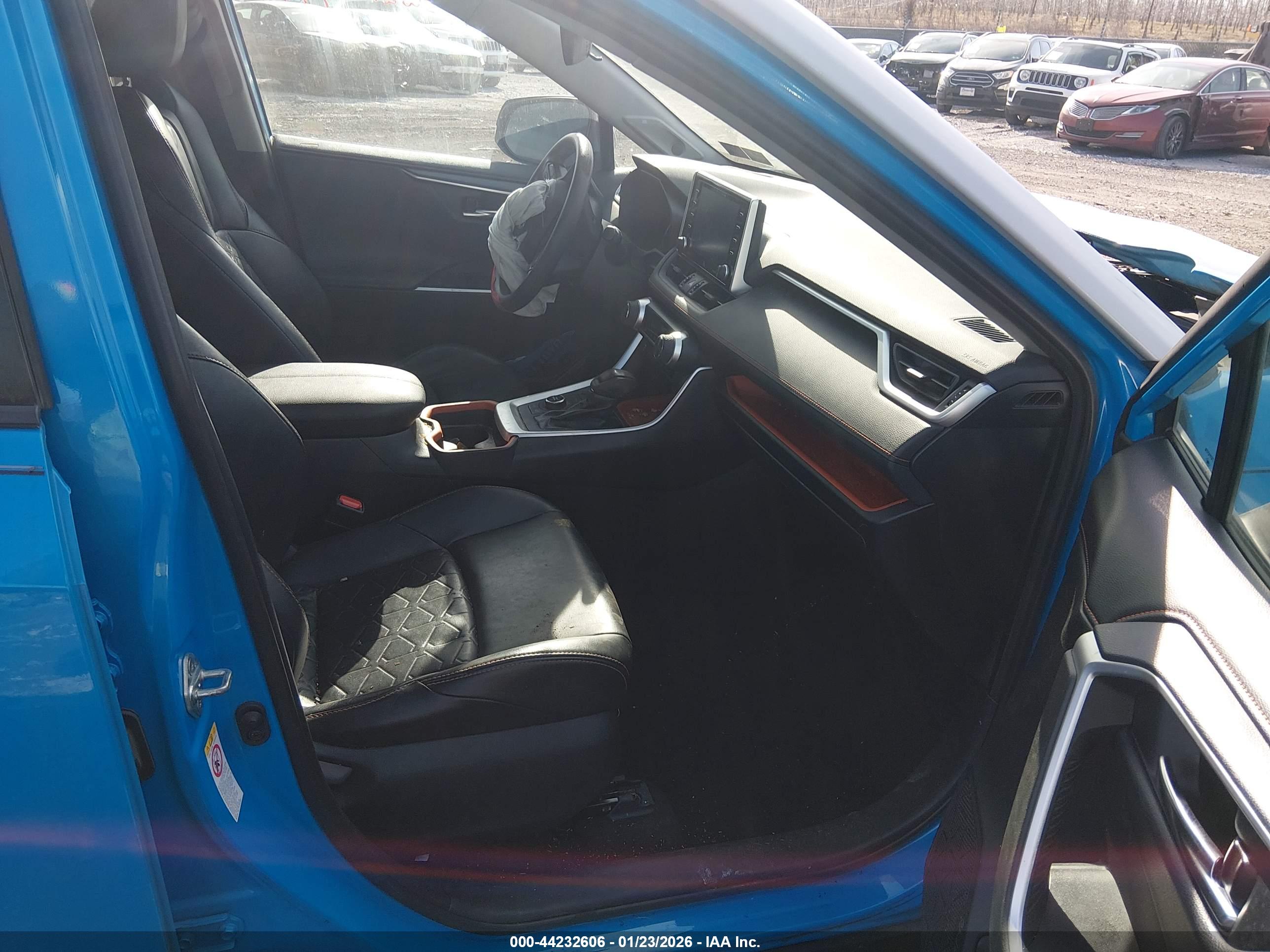 TOYOTA RAV4 image 5