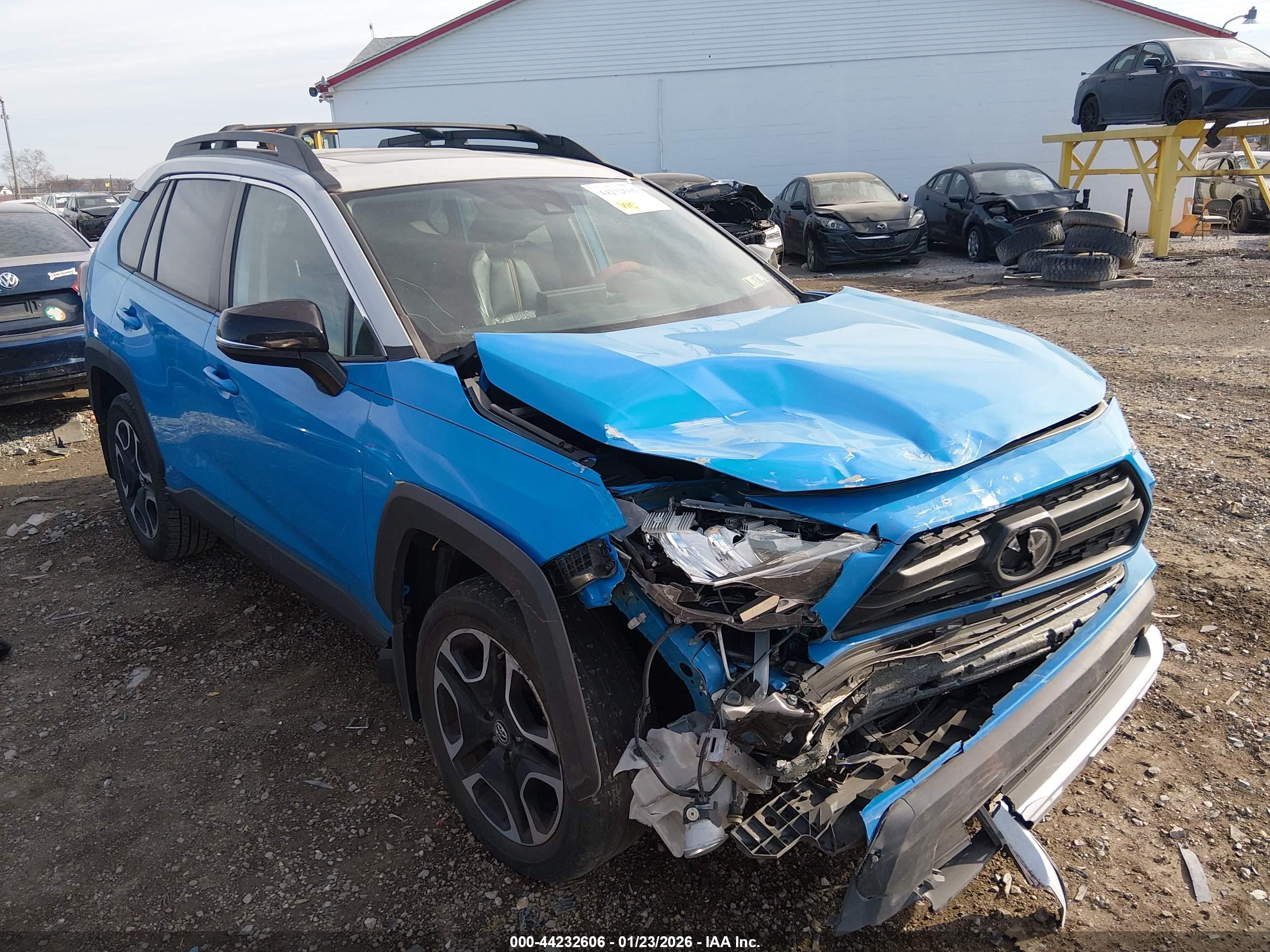 TOYOTA RAV4 image 6