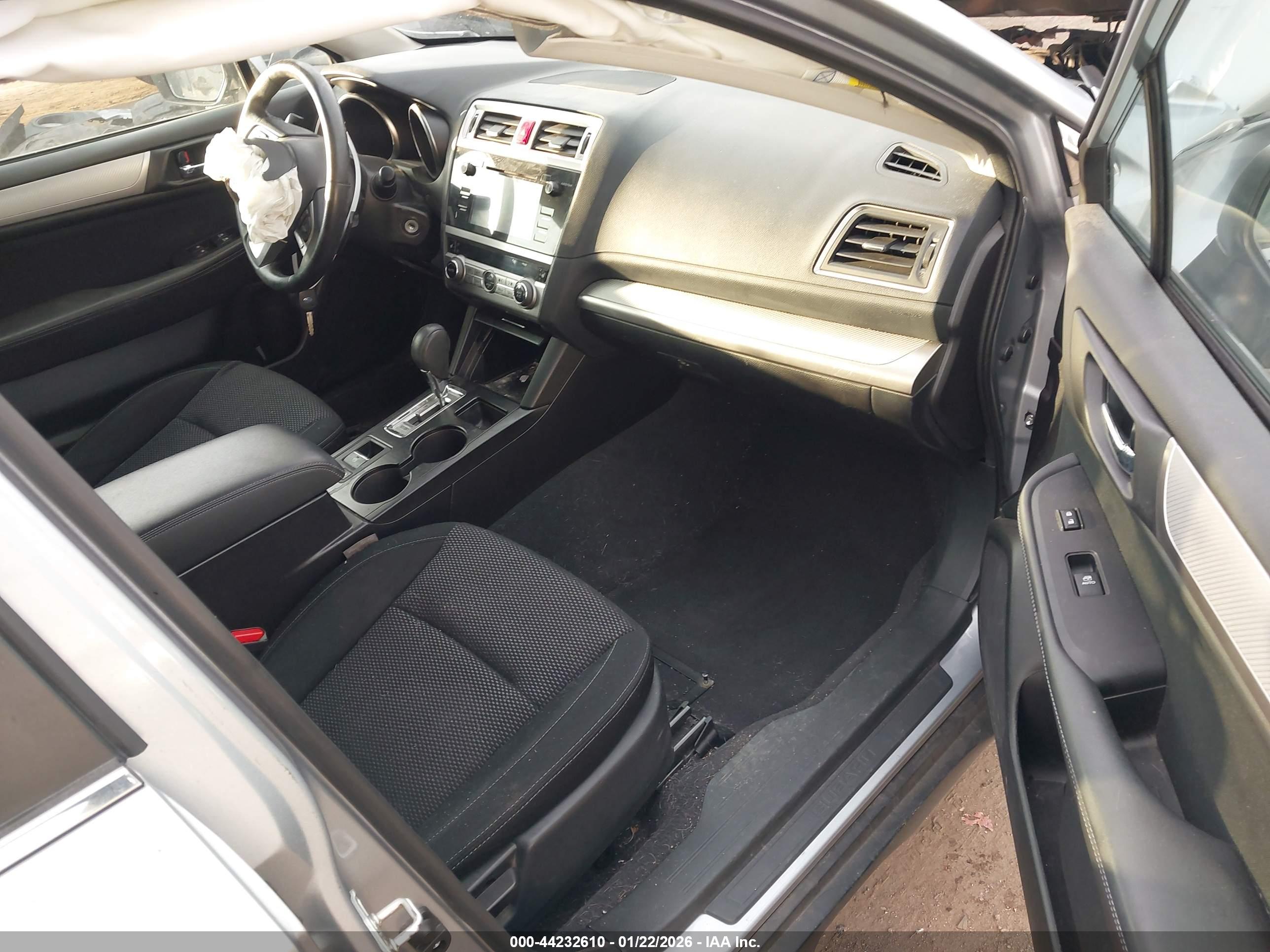 SUBARU OUTBACK image 5