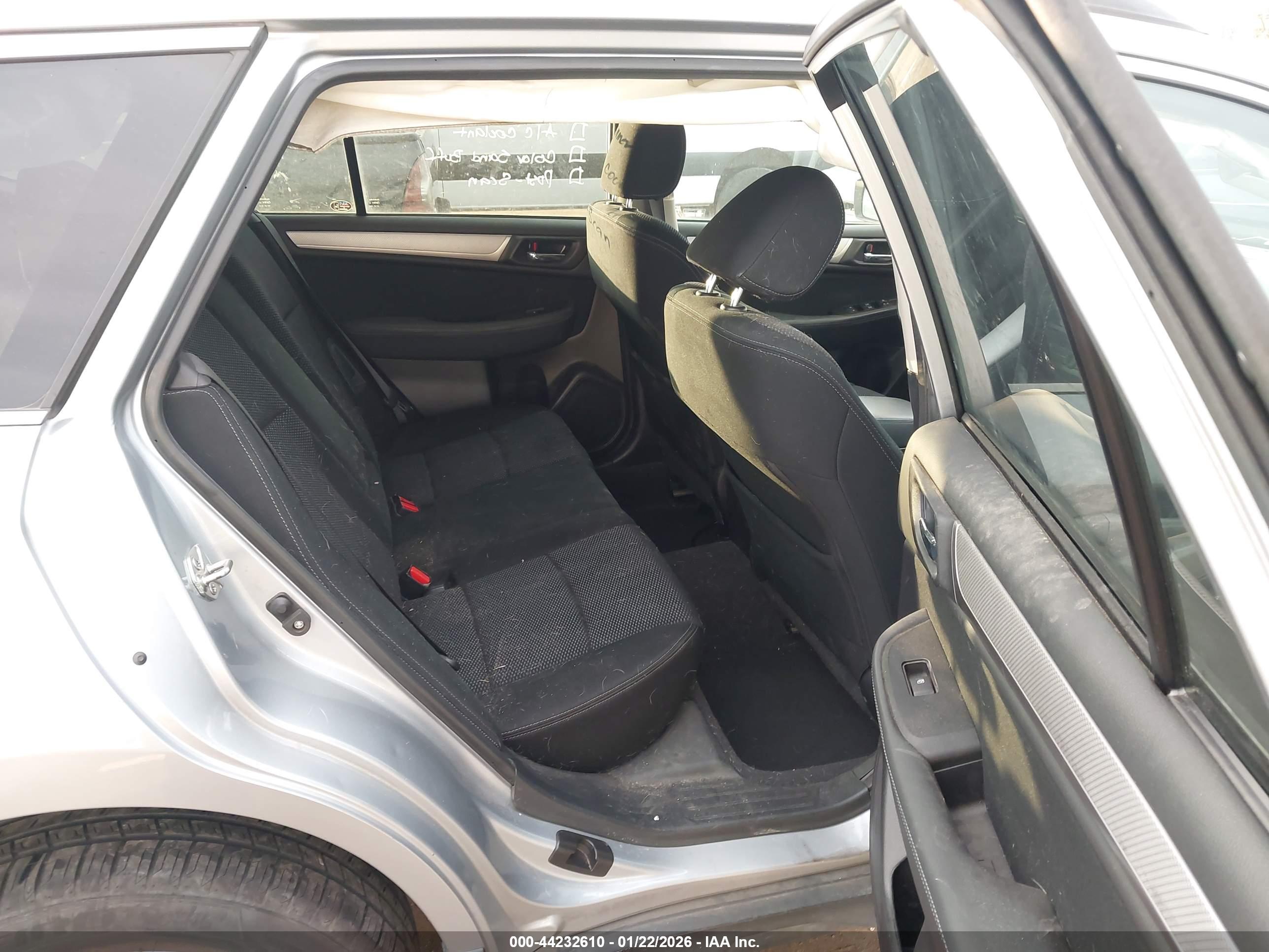 SUBARU OUTBACK image 8