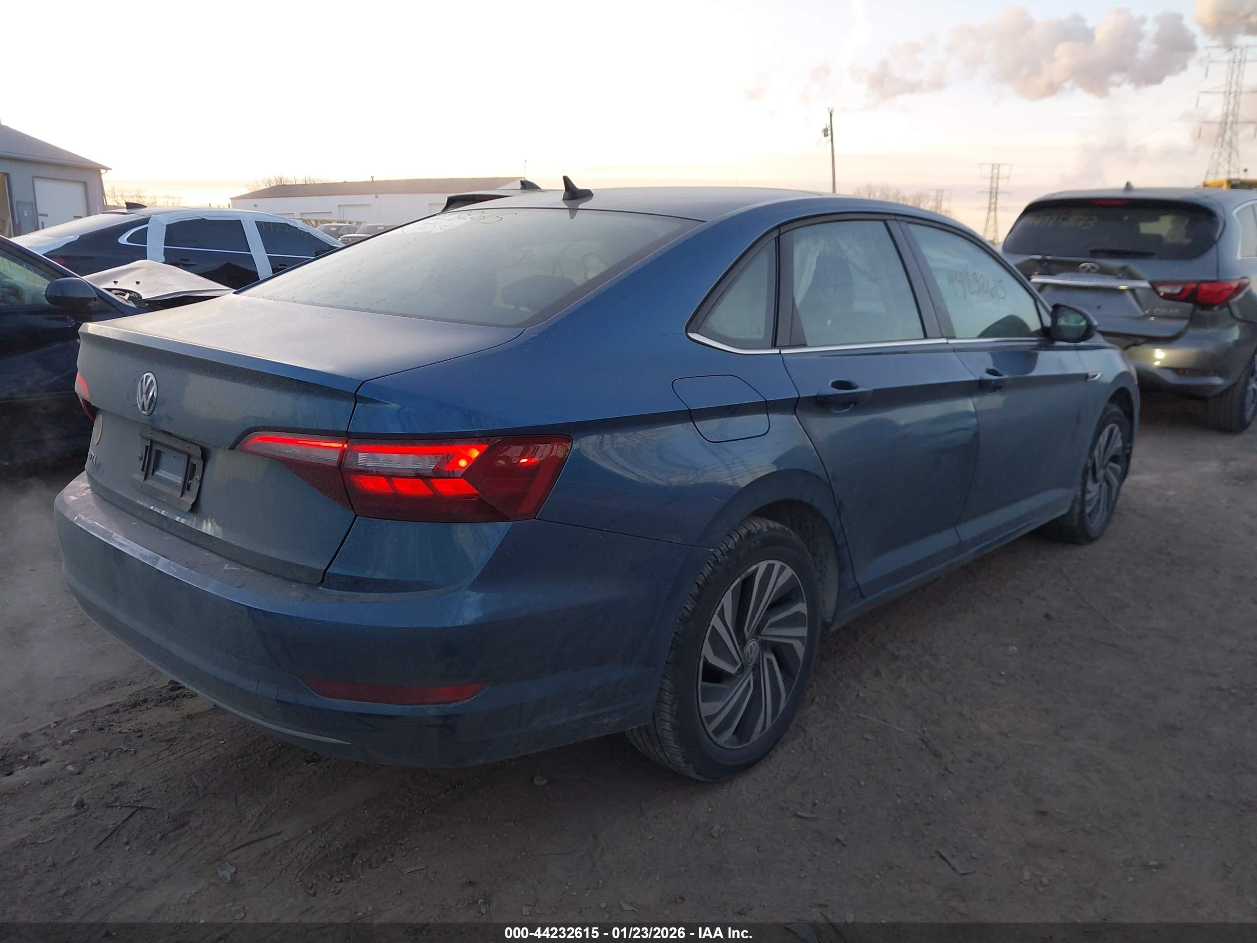 VOLKSWAGEN JETTA image 4