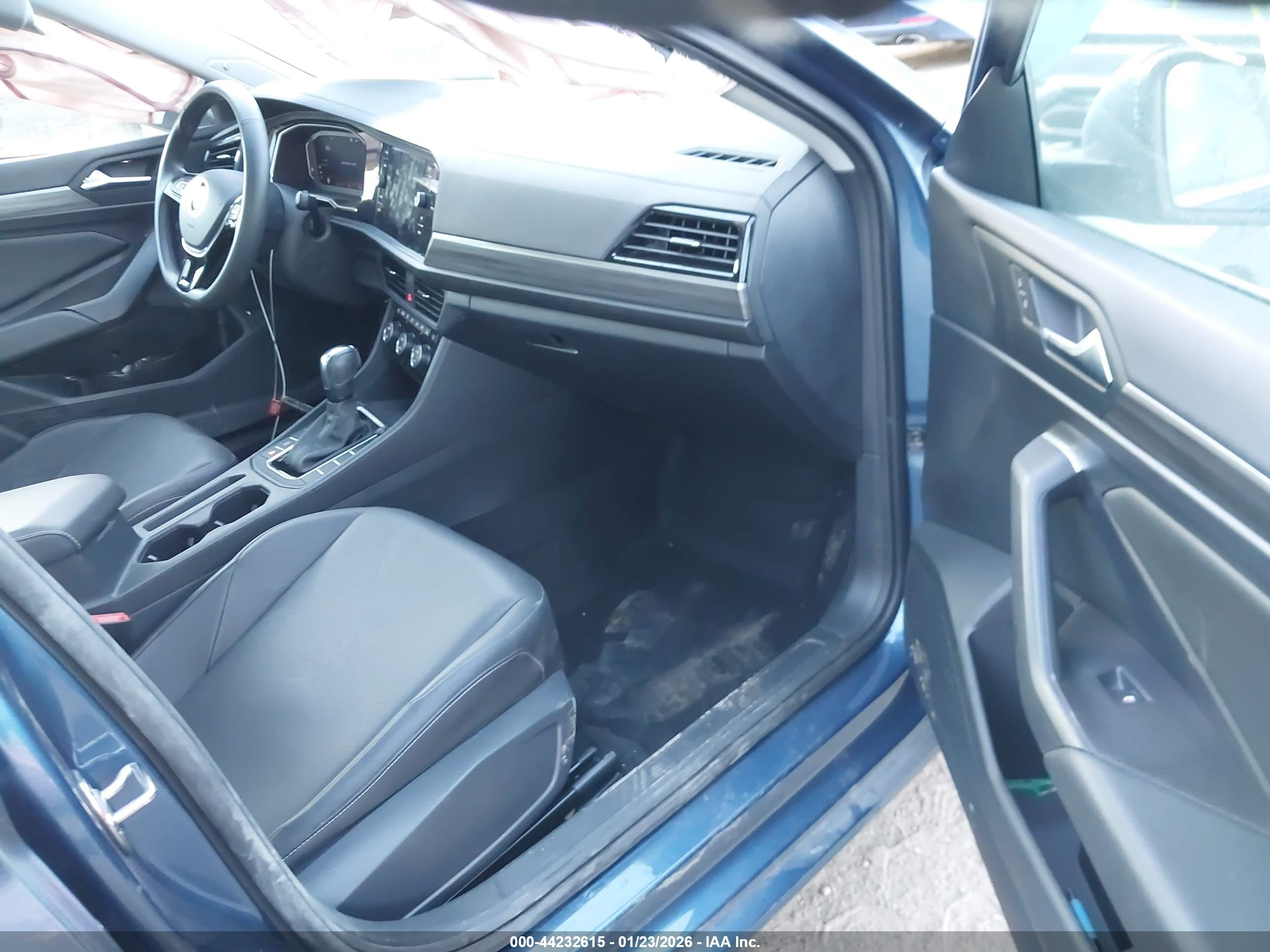 VOLKSWAGEN JETTA image 5