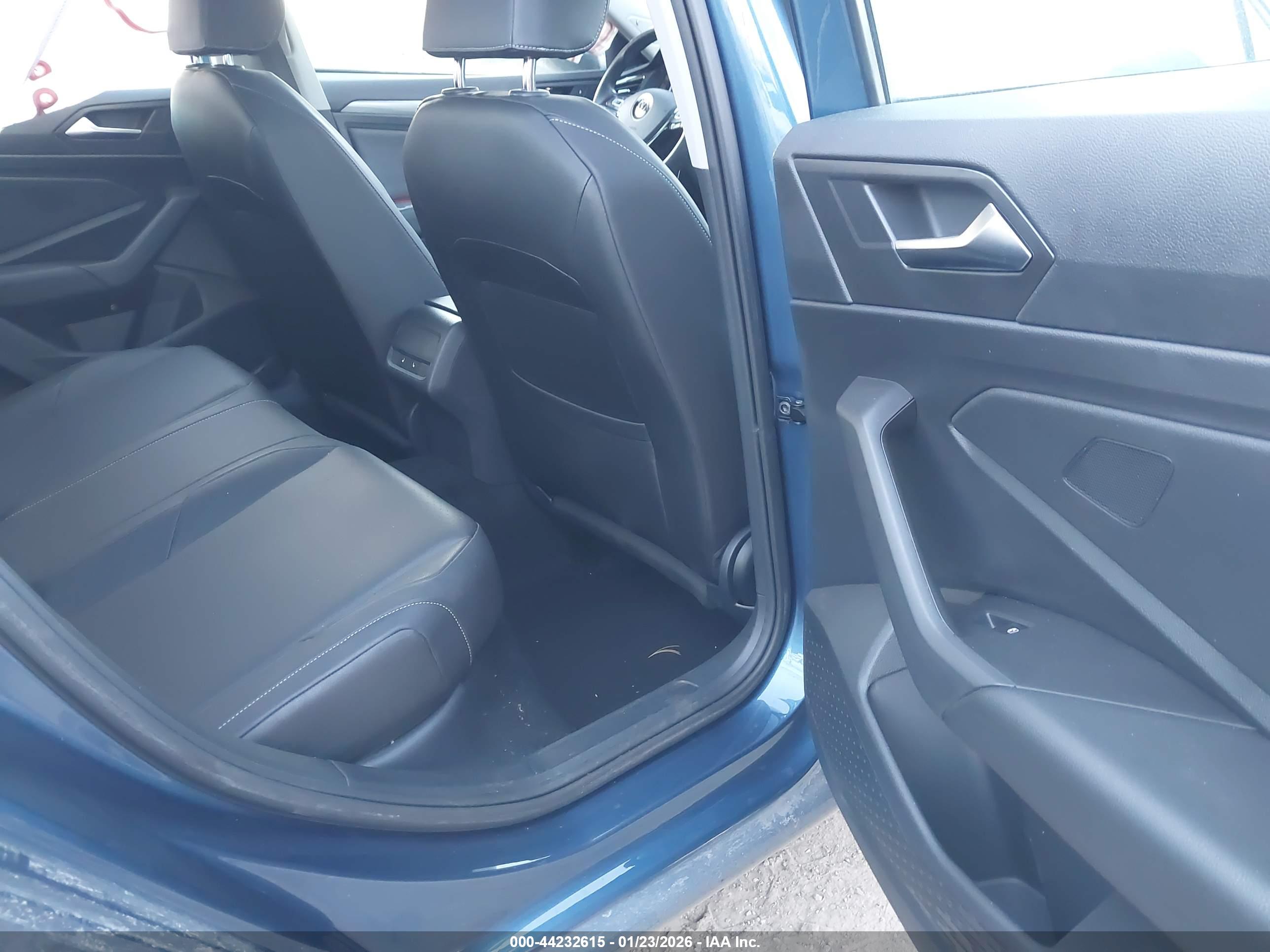 VOLKSWAGEN JETTA image 8