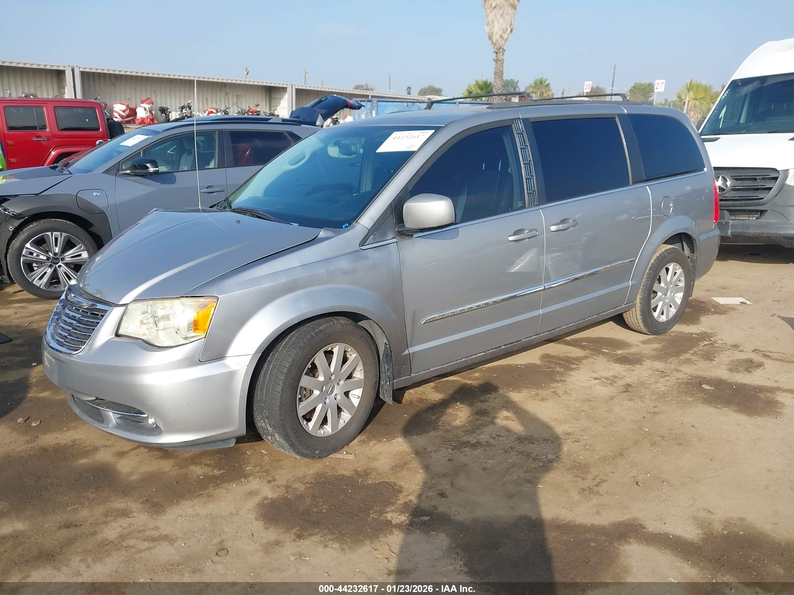 CHRYSLER TOWN image 2