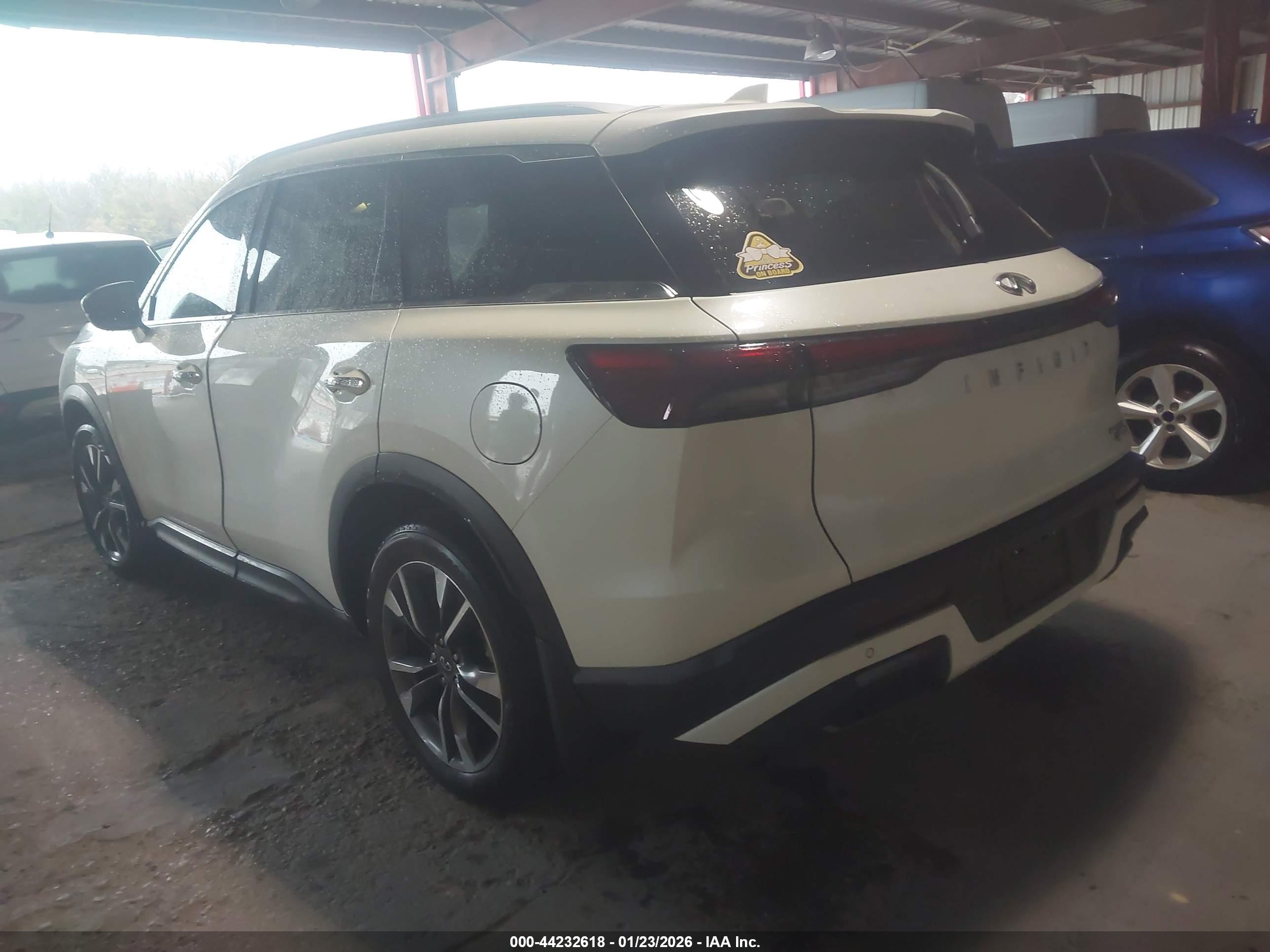 INFINITI QX60 image 3