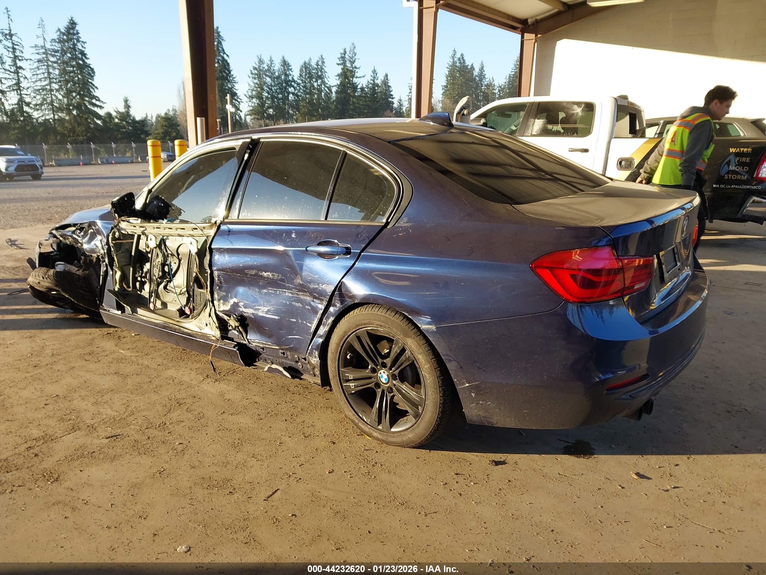 BMW 328I image 3