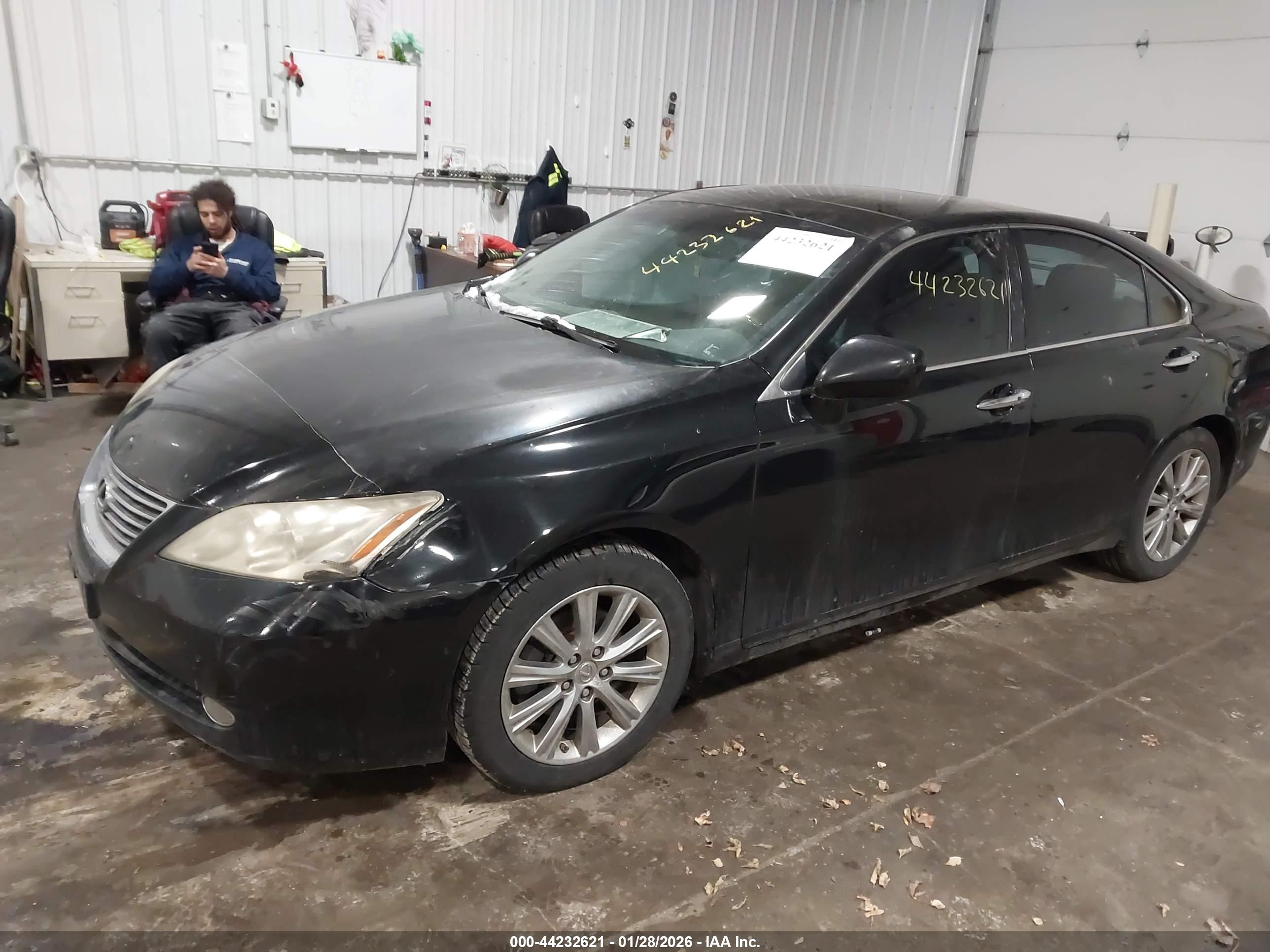 LEXUS ES image 2