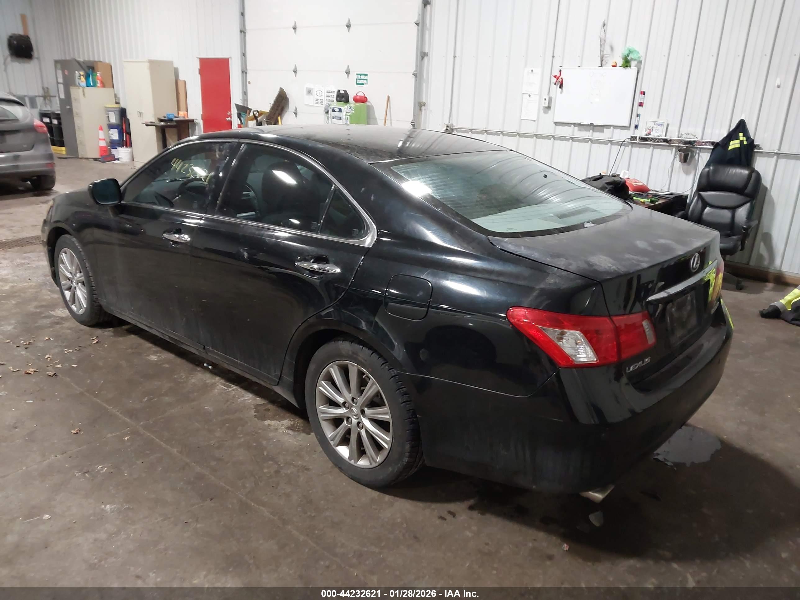 LEXUS ES image 3