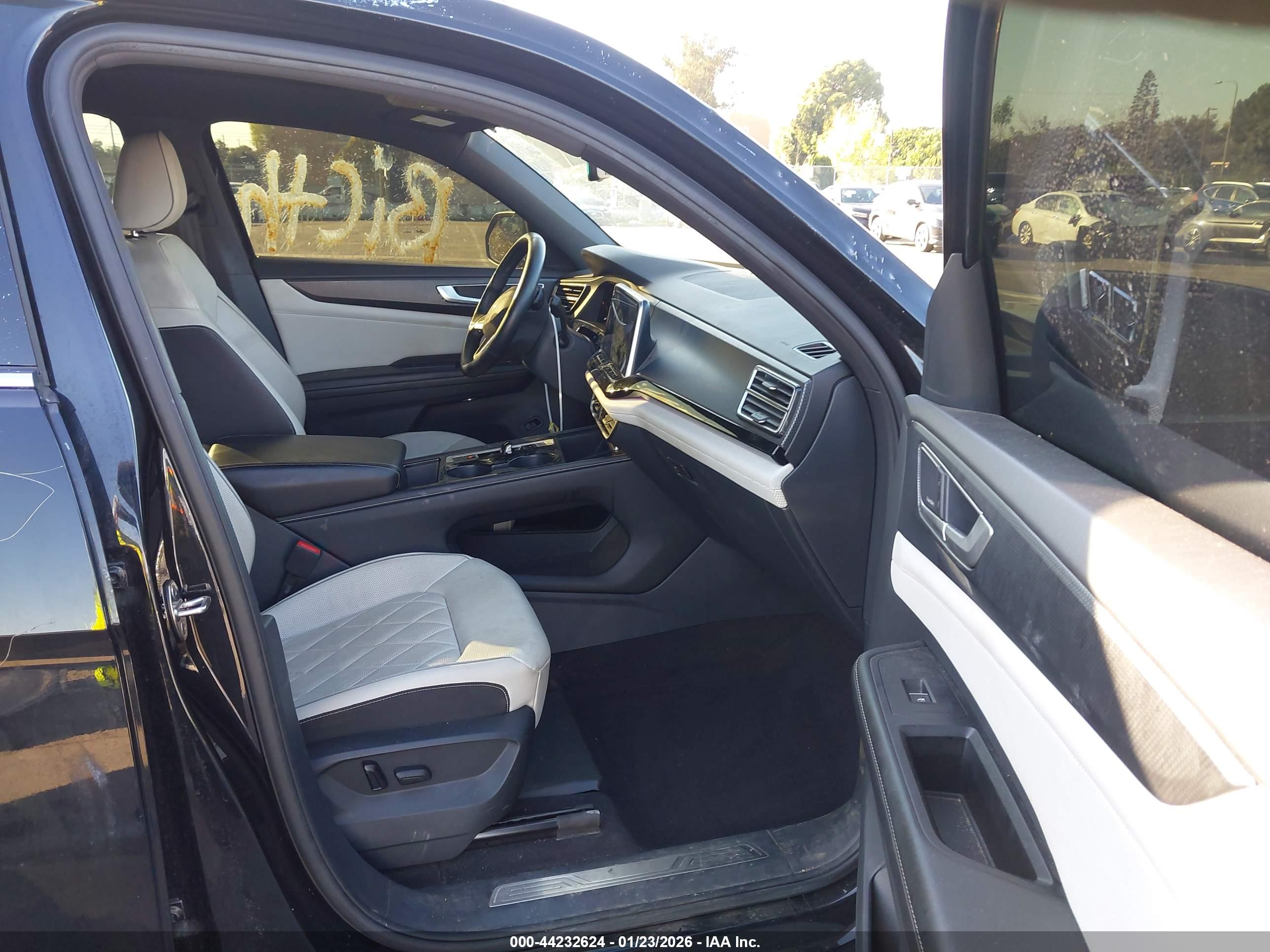 VOLKSWAGEN ATLAS image 5