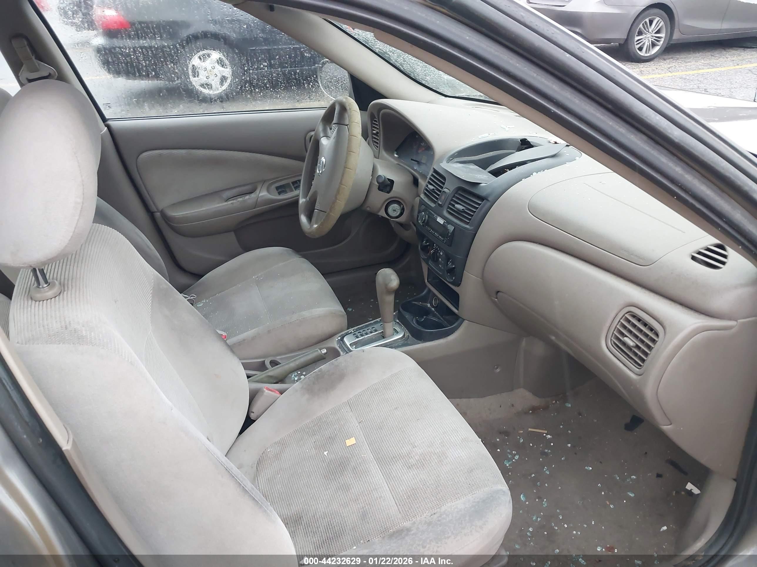 NISSAN SENTRA image 5