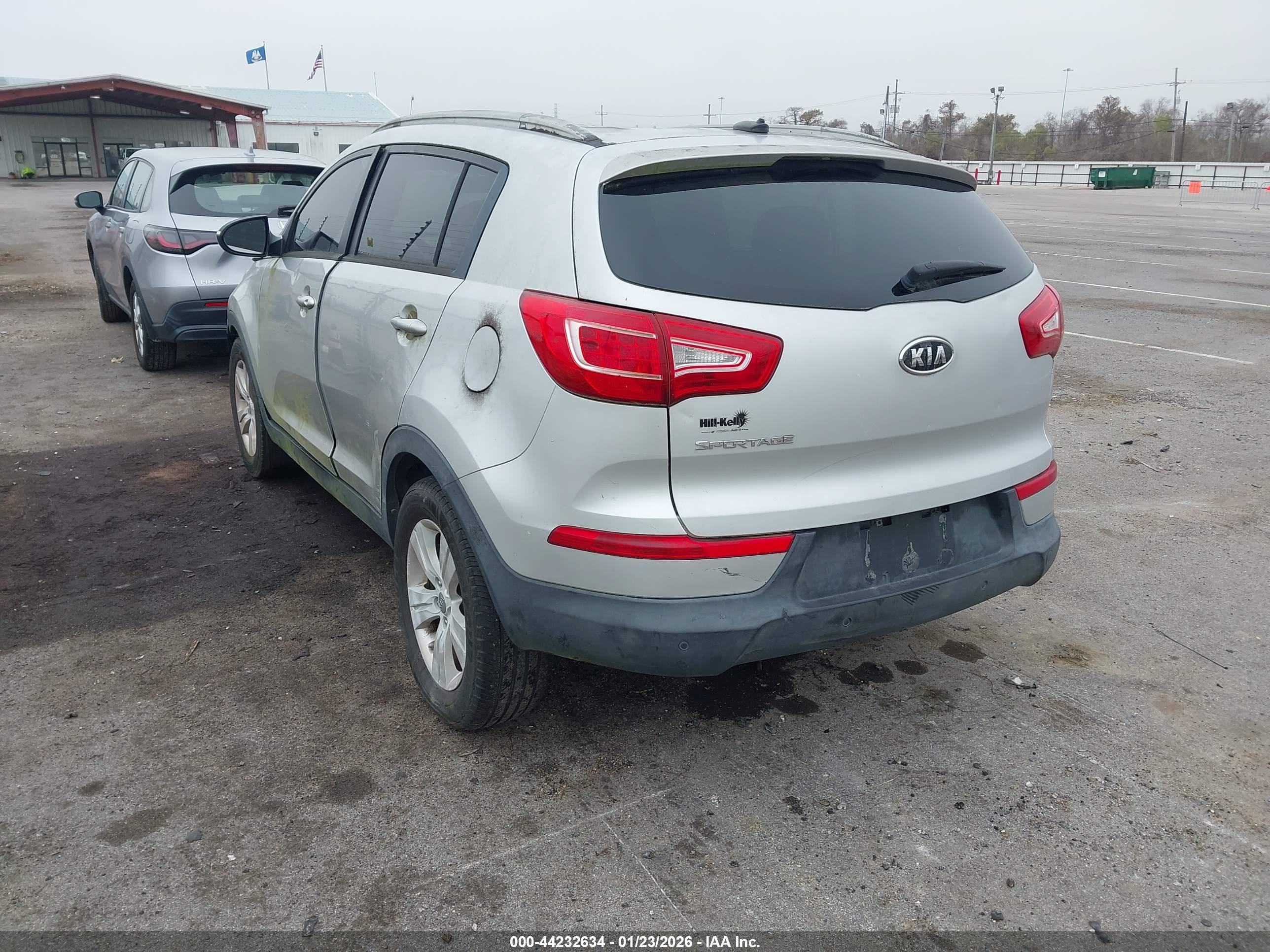 KIA SPORTAGE image 3